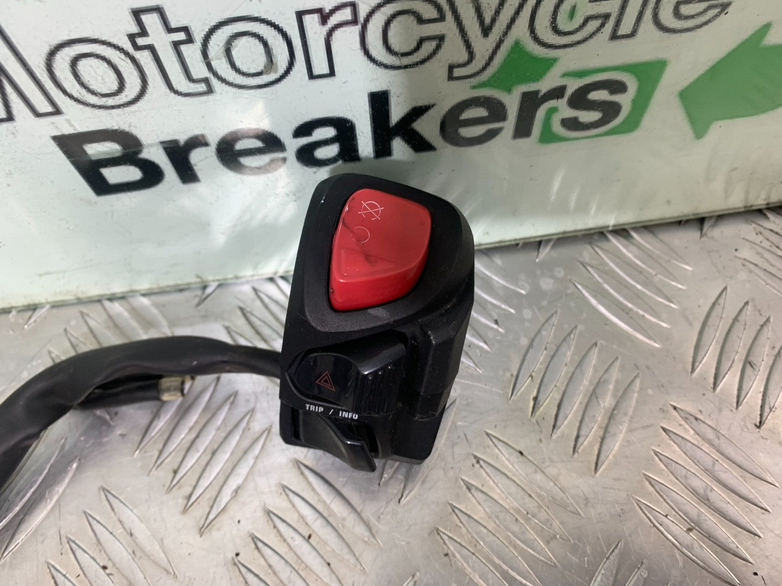 YAMAHA XMAX 300 RIGHT SWITCH GEAR  YEAR 2017-2020 (CMB1218)