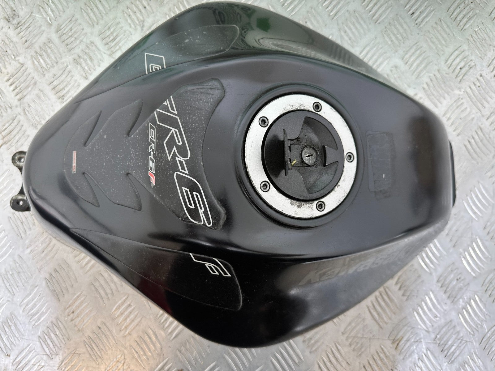 KAWASAKI ER6 F ER6F PETROL FUEL TANK YEAR 2005-2008 (CMB1178)