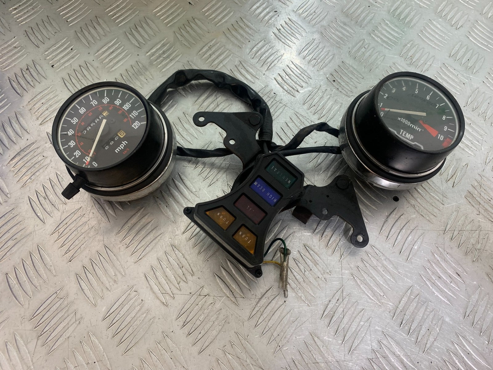 HONDA GL500 GL 500 SILVERWING CLOCKS  YEAR 1981-82  (CMB1168)