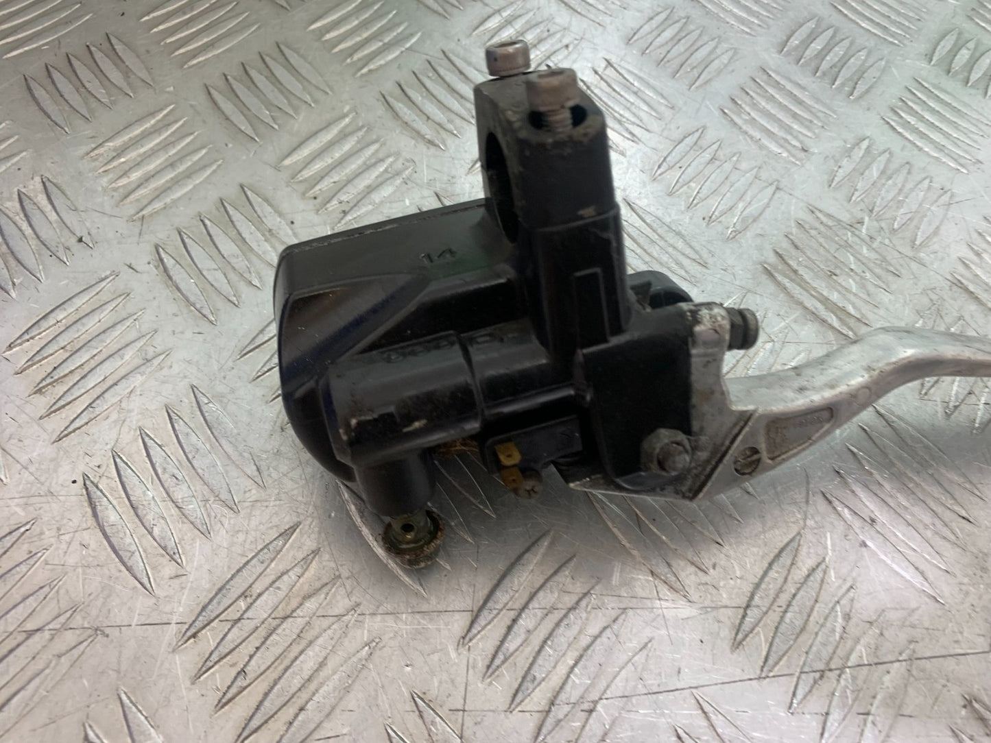 YAMAHA XVS 1300 MIDNIGHT STAR FRONT BRAKE MASTER CYLINDER YEAR 2007-16 (CMB1200)