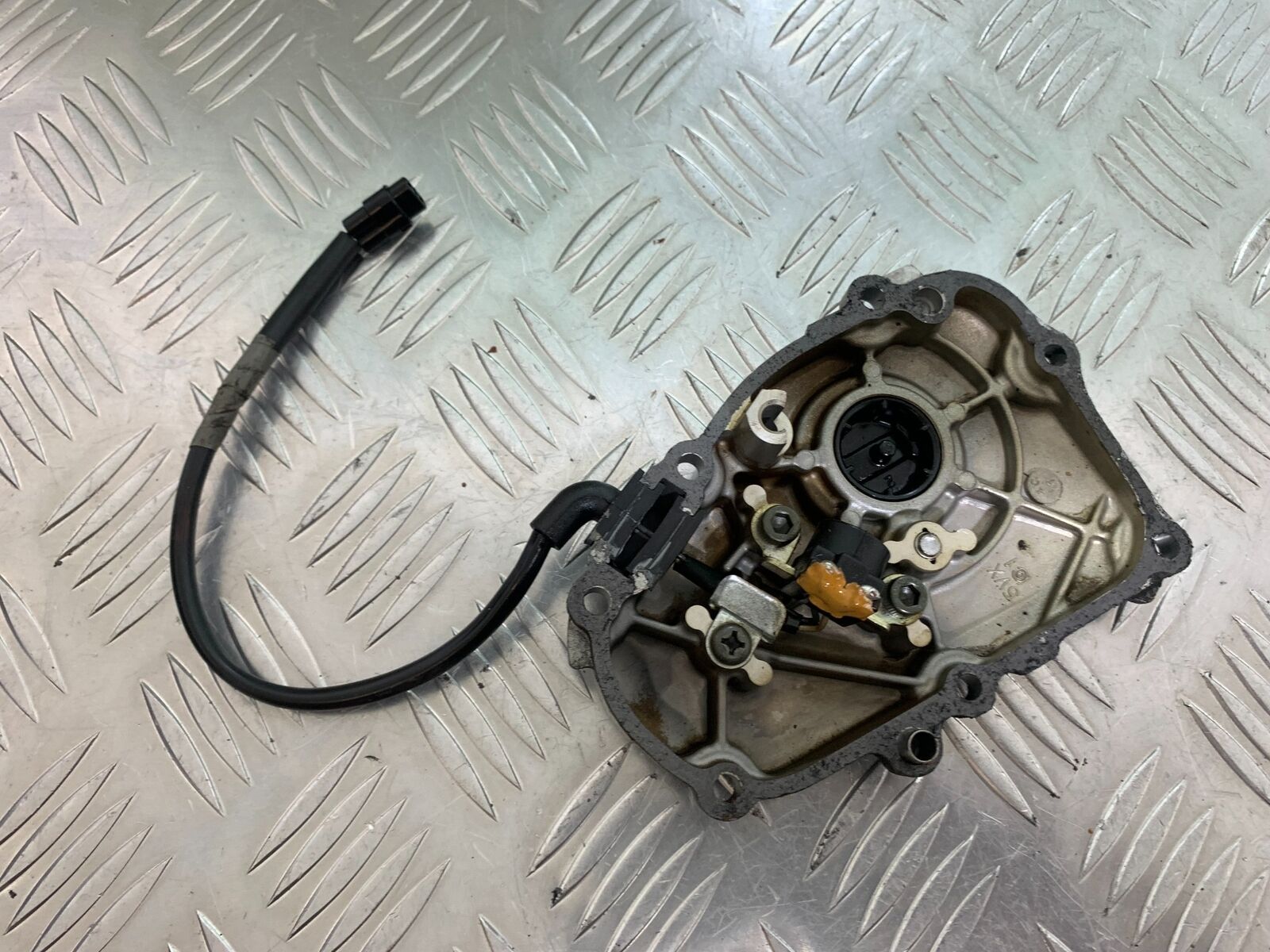 YAMAHA FZ6 FAZER IGNITION PICK UP AND COVER  YEAR 2004-2007 (STOCK 955)
