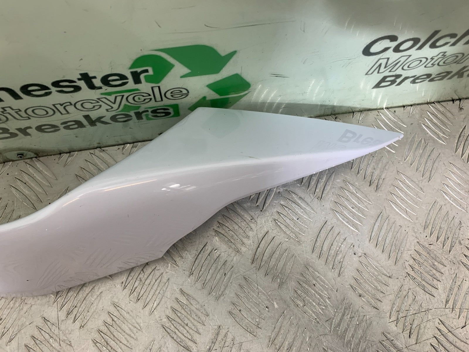 KAWASAKI ZX10R ZX10 R LEFT SEAT PANEL  2008-2010 (CMB1301)