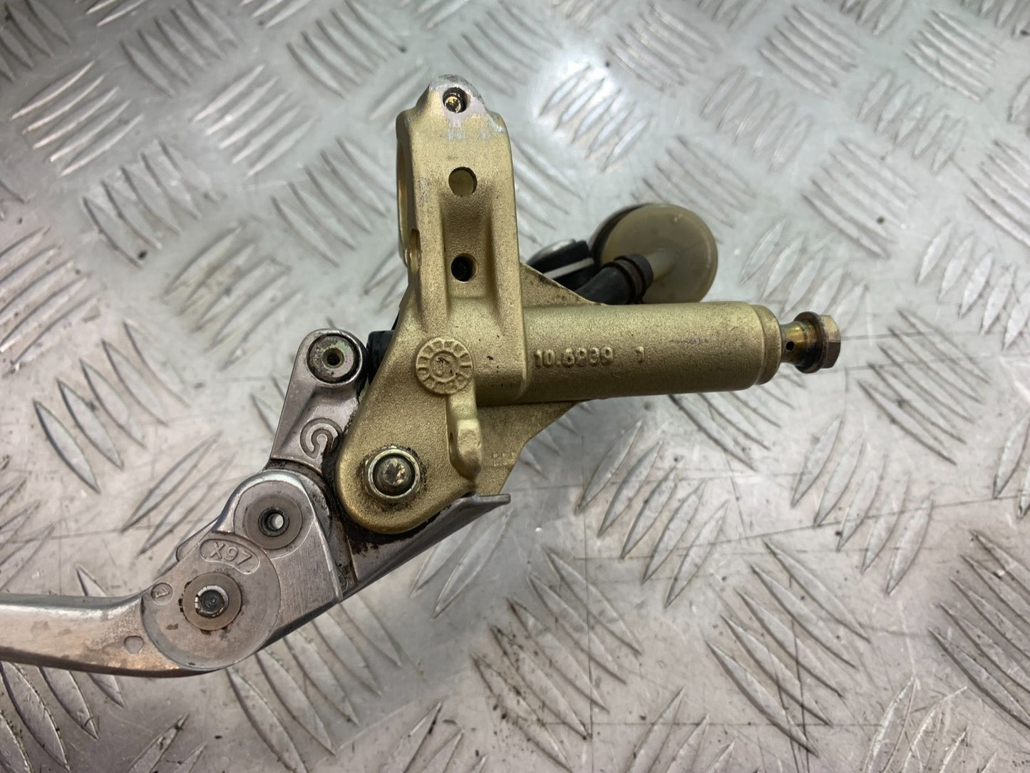 DUCATI 996 SPS 748 916 998 CLUTCH MASTER CYLINDER   1999-2000 (CMB1209)