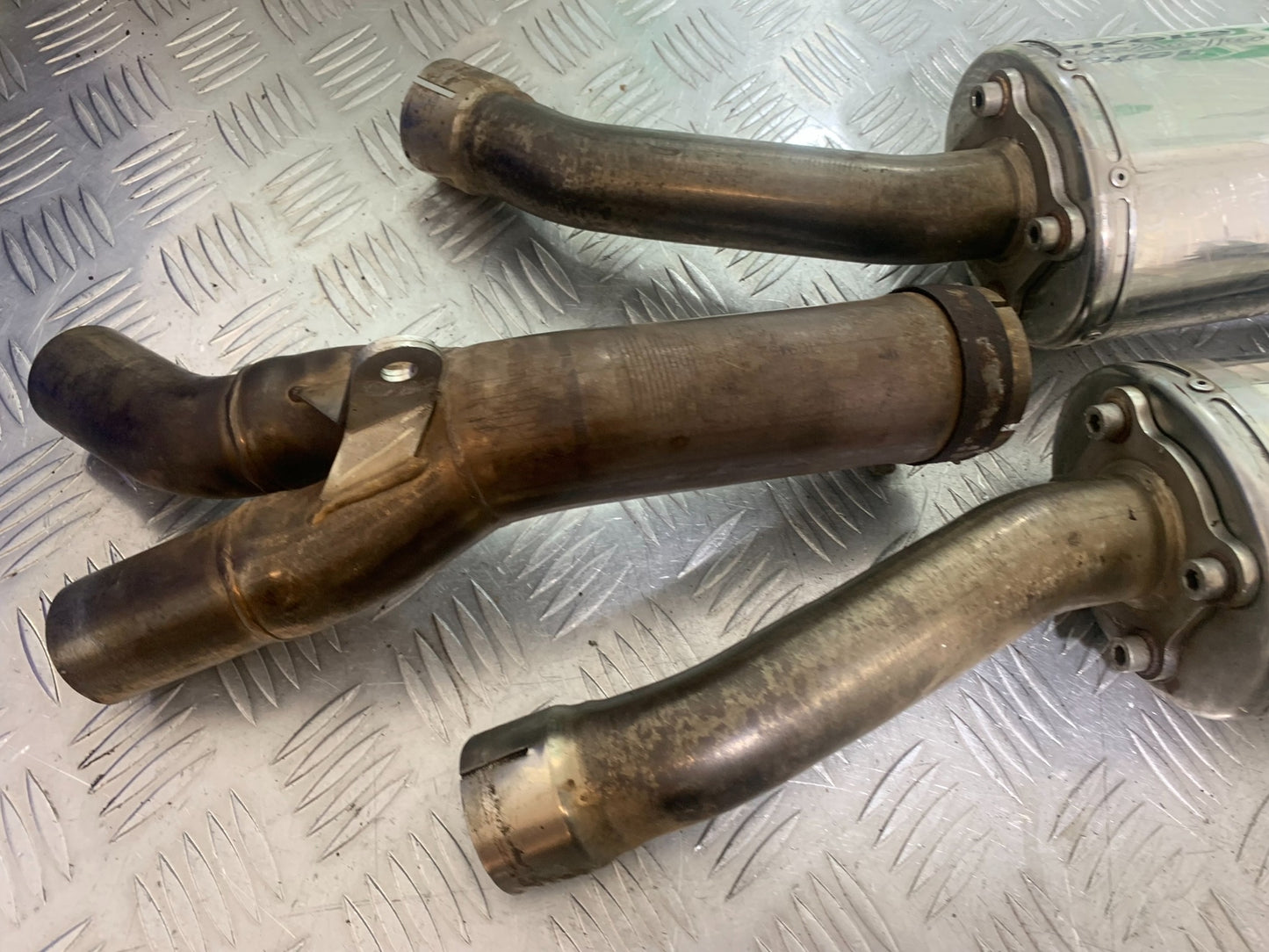 YAMAHA YZF R1 DEVIL SILENCERS AND LINK PIPE  YEAR 2004-2006 (CMB1155)