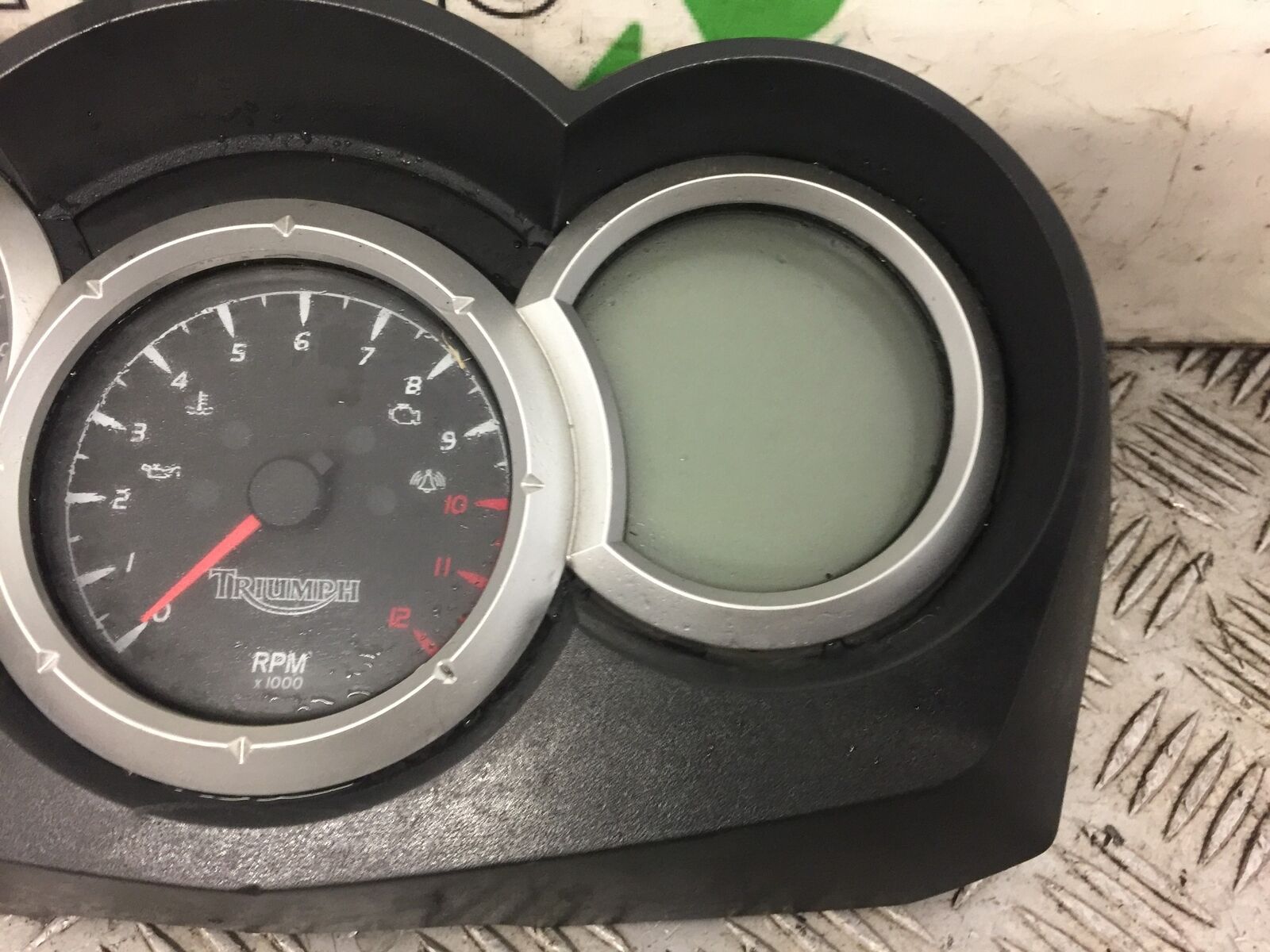 TRIUMPH 1050 SPRINT CLOCKS SPEEDO DASH  YEAR 2005 (STOCK 487)