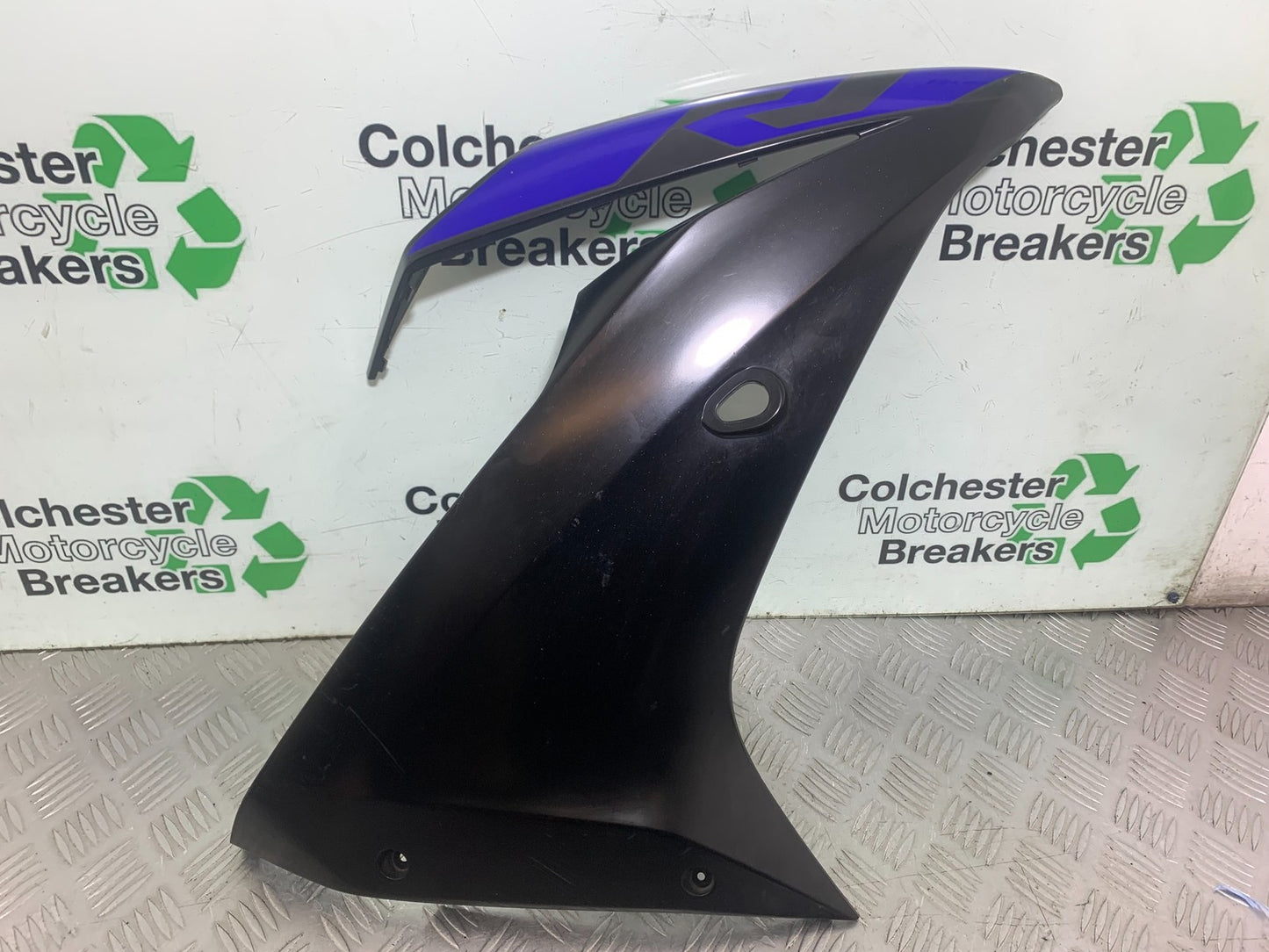 YAMAHA YZF-R125 YZF 125 RIGHT FAIRING PANEL  YEAR 2019-2022 (CMB1263)