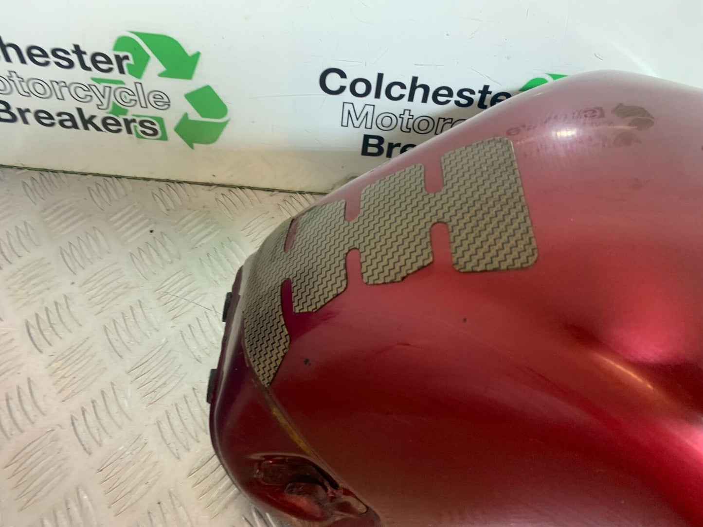 KAWASAKI Z750 ZR750 ZR-7S PETROL TANK  YEAR 1999-05 (CMB1135)