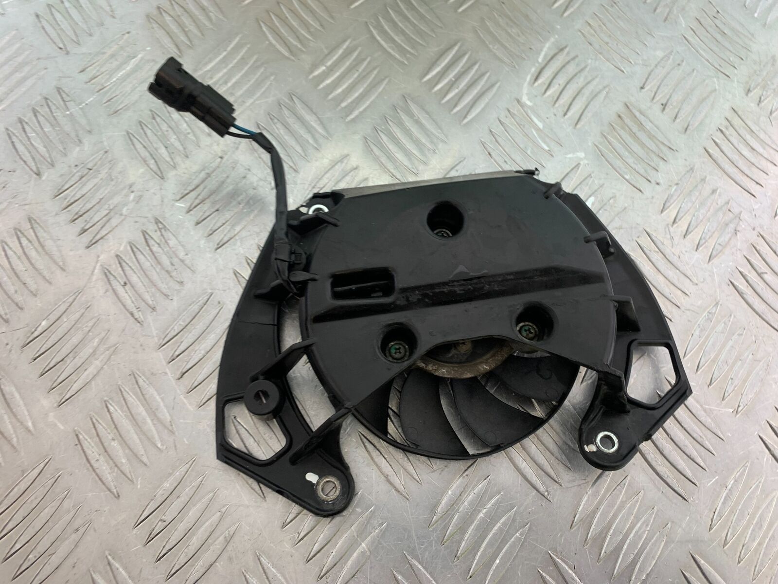 HONDA CBR500R CBR 500 R RADIATOR FAN   YEAR 2016 (CMB1066)