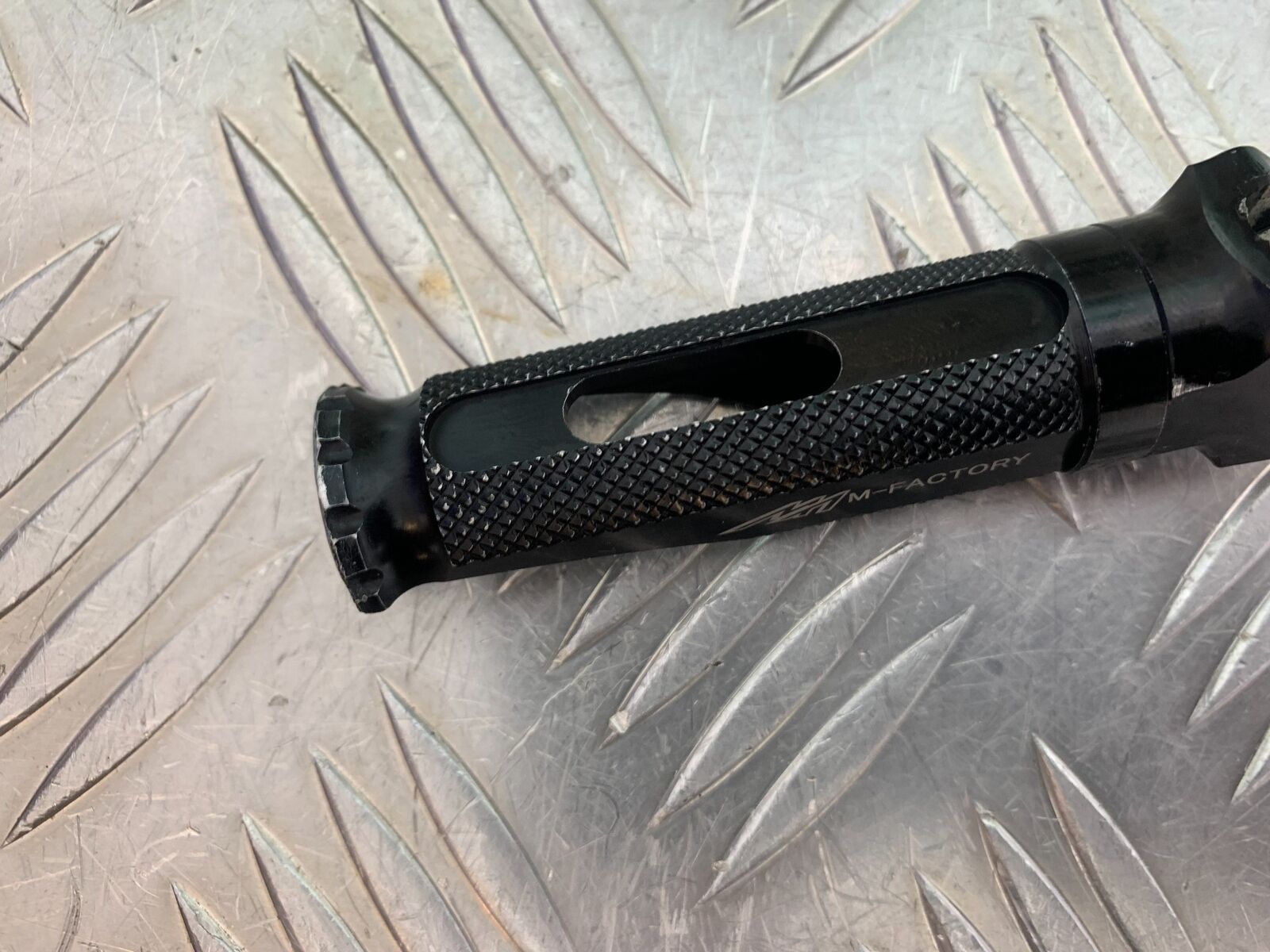 DUCATI 1199 PANIGALE FRONT LEFT FOOTPEG  YEAR 2012-2014 (CMB1047)