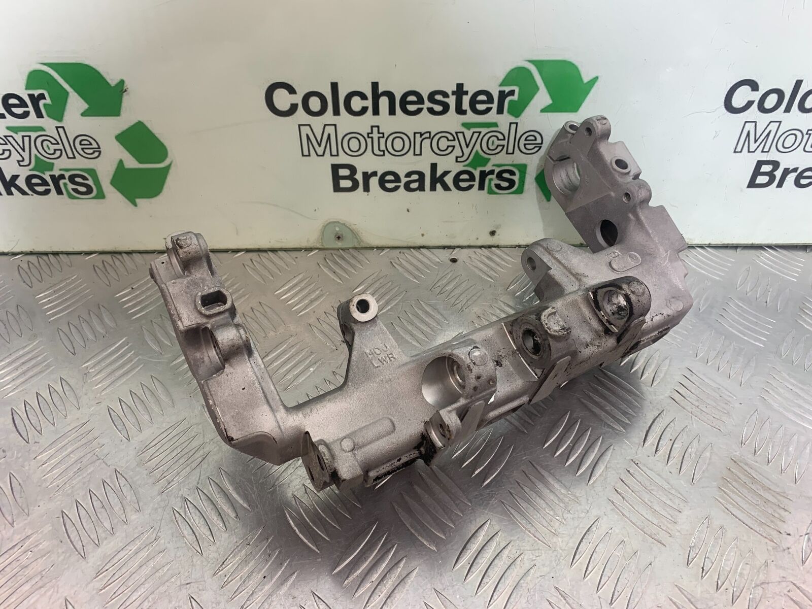 HONDA CBR 929 RRY FIREBLADE ENGINE BRACKET  YEAR 2000-01 (CMB1026)