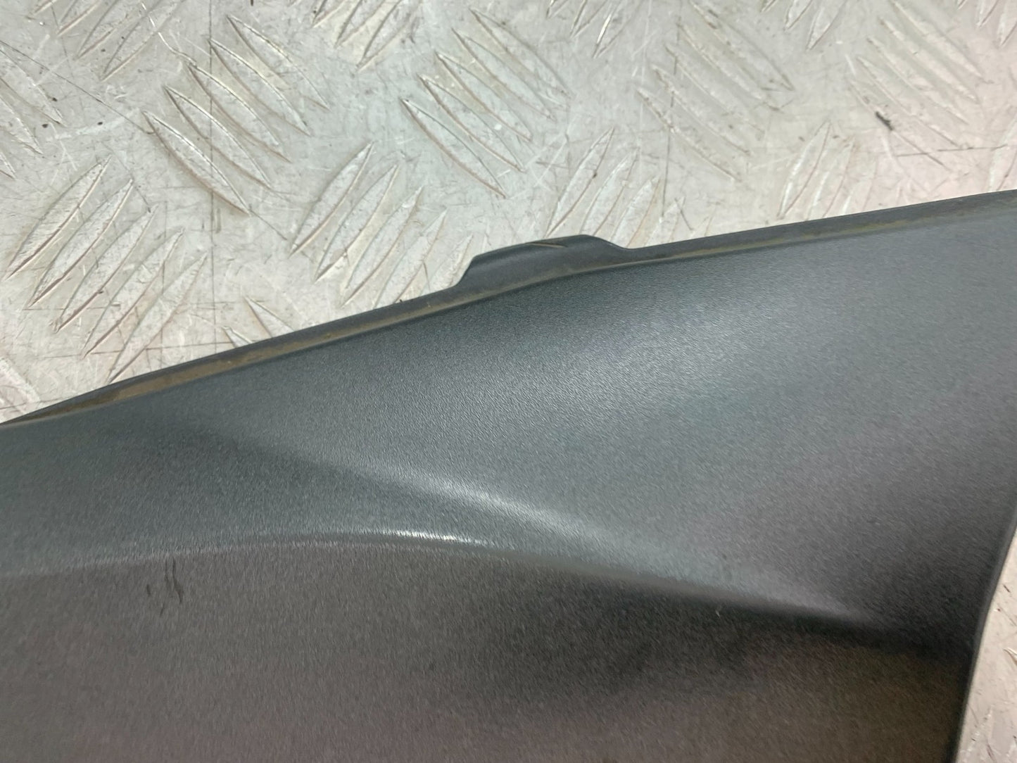 KAWASAKI Z750 Z 750 RIGHT SEAT PANEL  YEAR 2004-2006  (CMB1234)