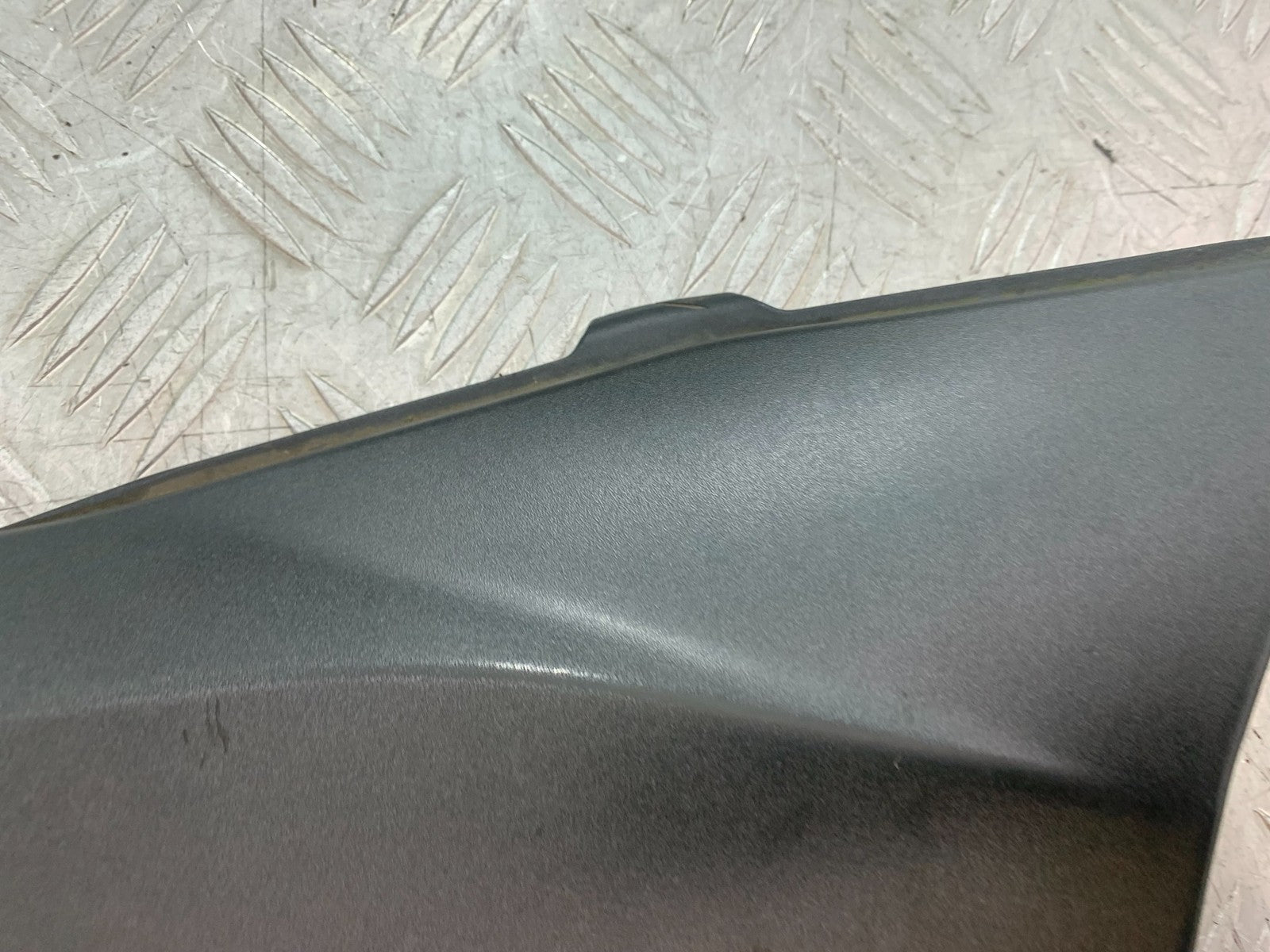 KAWASAKI Z750 Z 750 RIGHT SEAT PANEL  YEAR 2004-2006  (CMB1234)