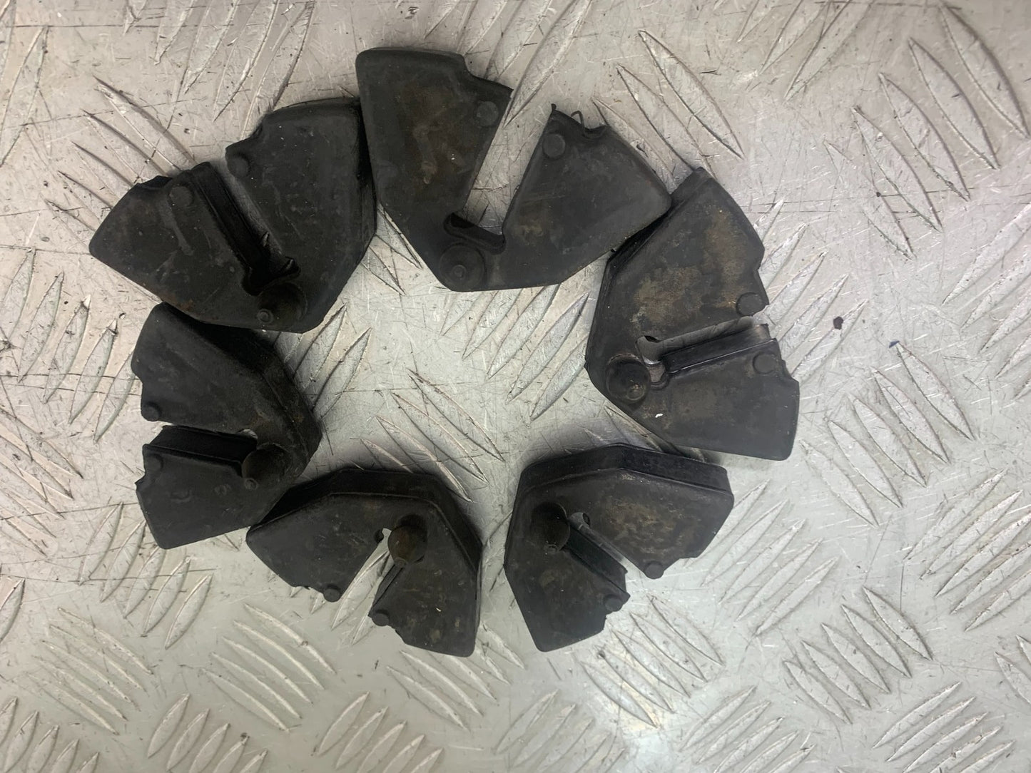 SUZUKI GSX750 INAZUMA CUSH DRIVE RUBBERS  YEAR 1998-2003 (CMB1308)