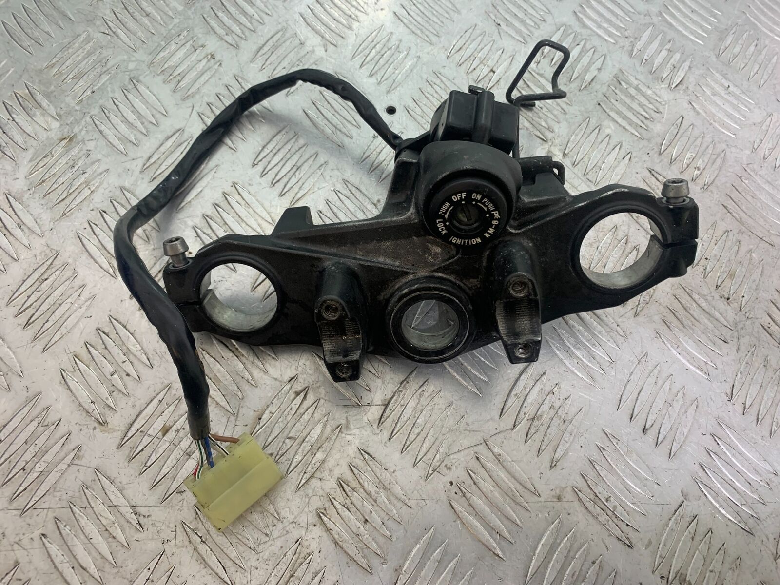 KAWASAKI ER6 F TOP YOKE AND IGNITION (NO KEY)   YEAR 2005-2008 (CMB1098)