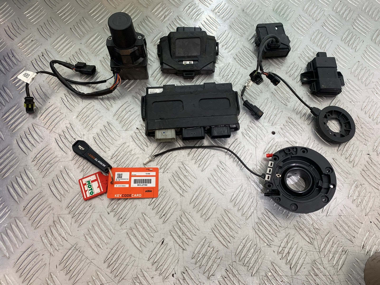 KTM 1290 SUPER DUKE R ECU LOCKS KEY CARD  YEAR 2020-2024 (CMB1272)