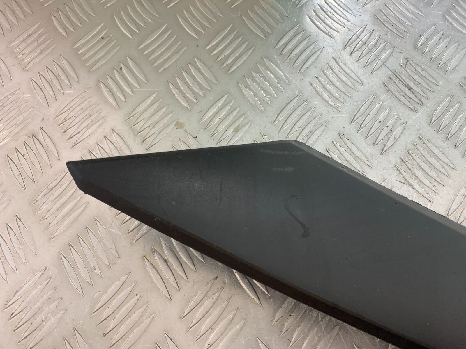 SUZUKI DL 650 V-STROM LEFT SIDE INFILL PANEL YEAR 2020 (CMB1117)