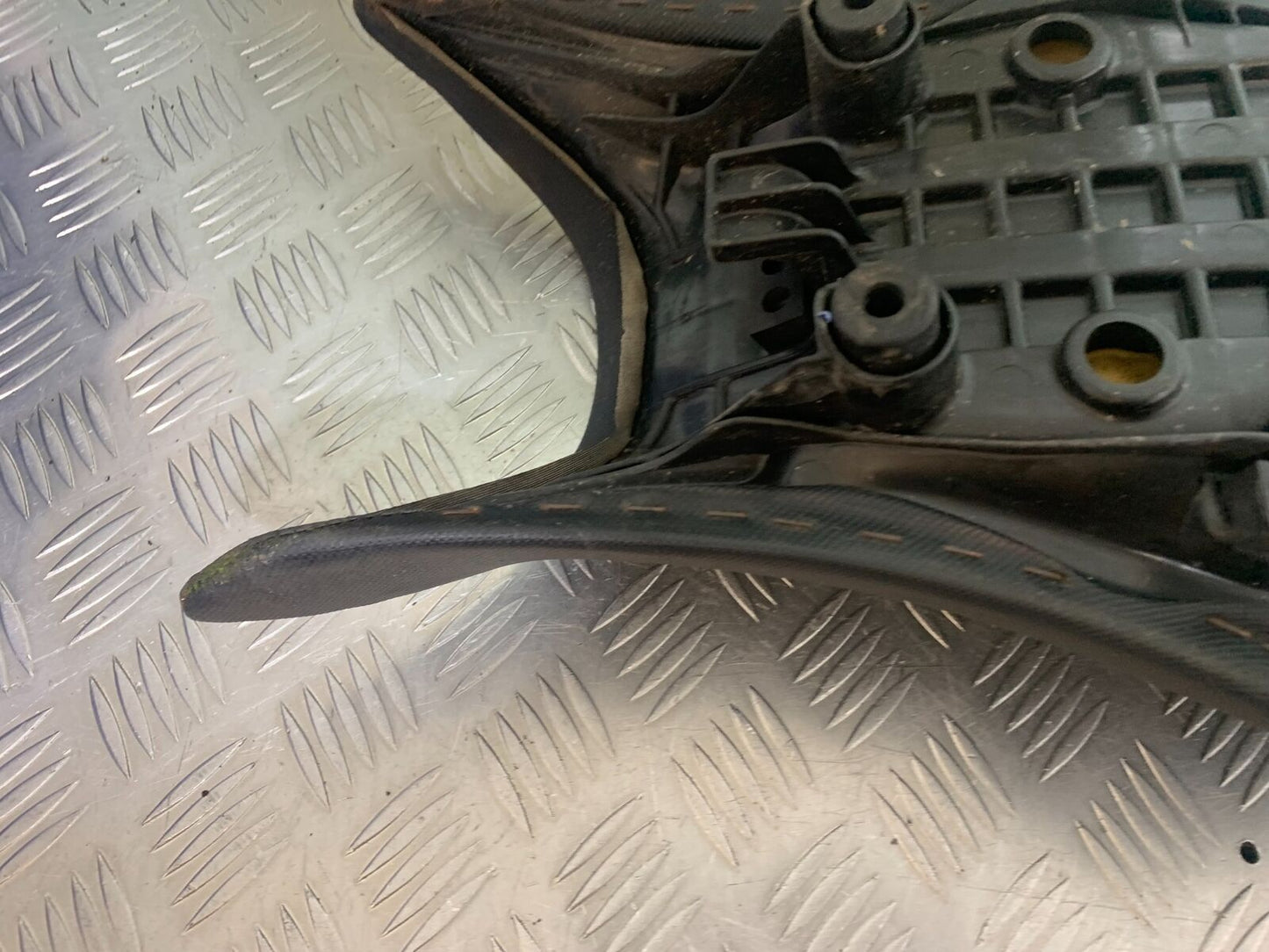 HONDA CBR650 F CBR 650F SEAT   YEAR 2014-17  (CMB1130)