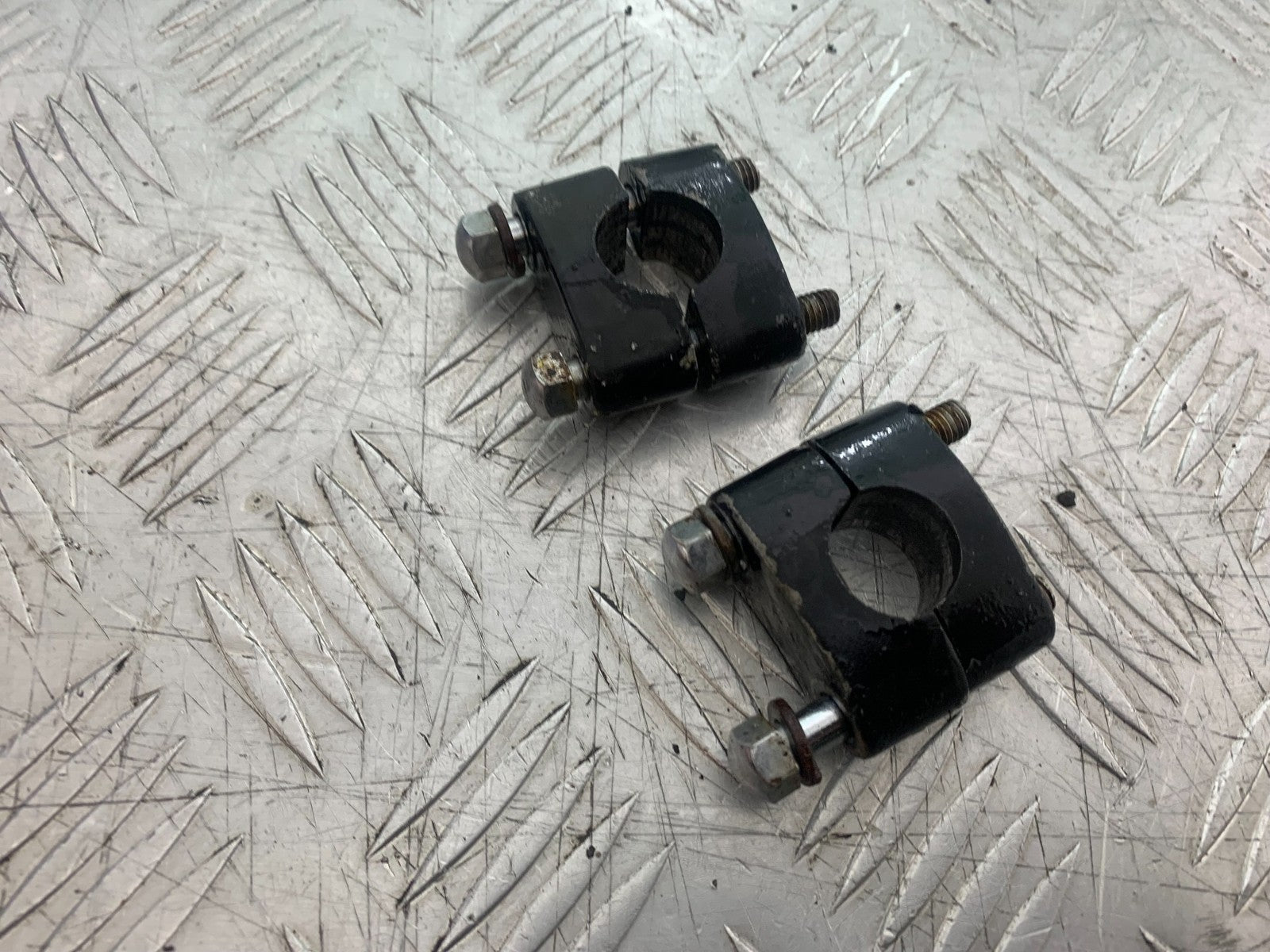 SUZUKI GP100 GP 100 HANDLEBAR CLAMPS  YEAR 1978-1988 (CMB1259)