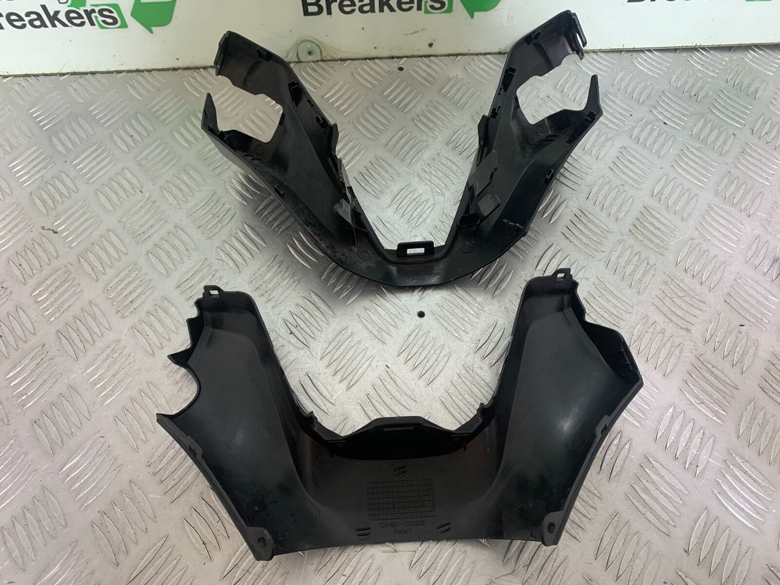 SUZUKI AN400 AN 400 BURGMAN HANDLEBAR COVERS    YEAR 2017-2024 (CMB1118)