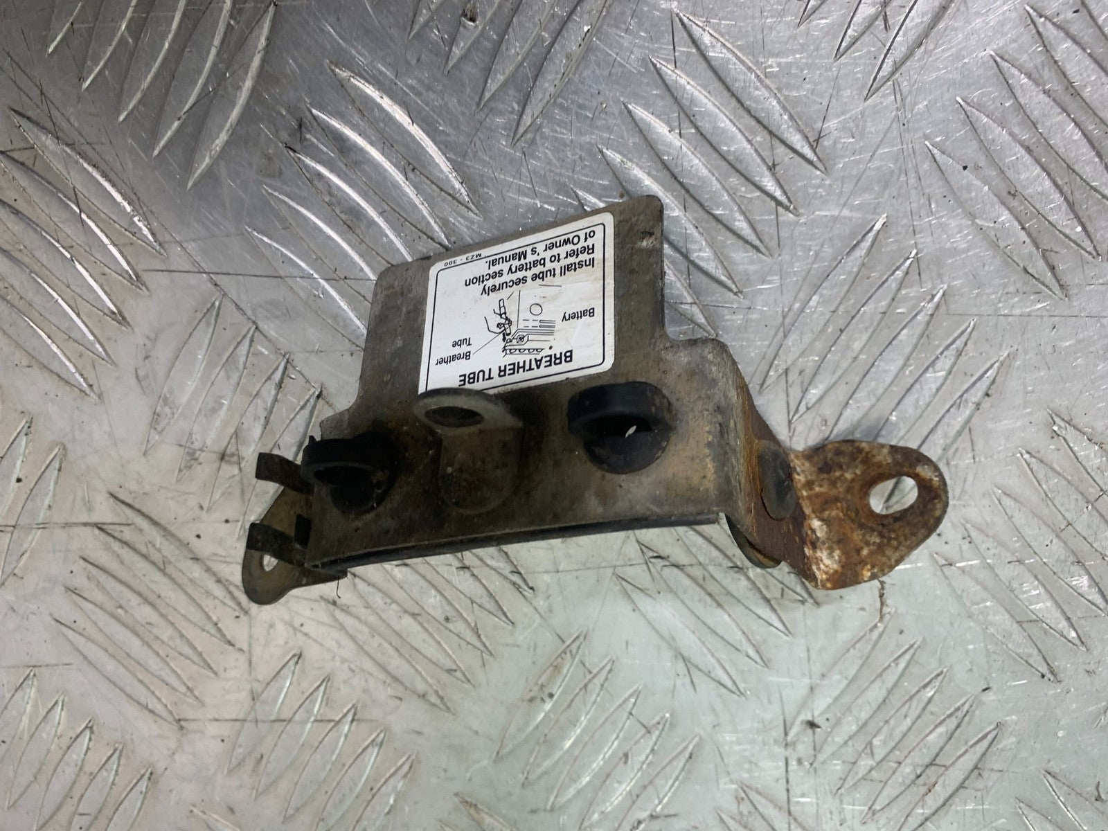 HONDA CG125 CG 125 BATTERY BOX STRAP YEAR 1998-2000 (CMB1282)