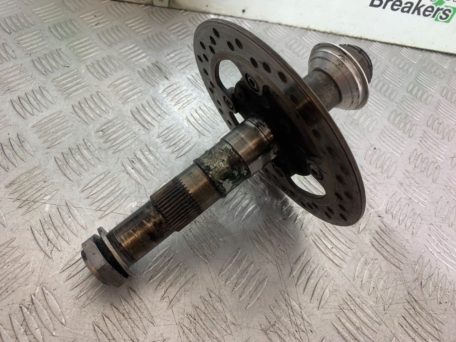 TRIUMPH 1050 SPEED TRIPLE REAR SPINDLE AND DISC   YEAR 2005-2007 (CMB1322)