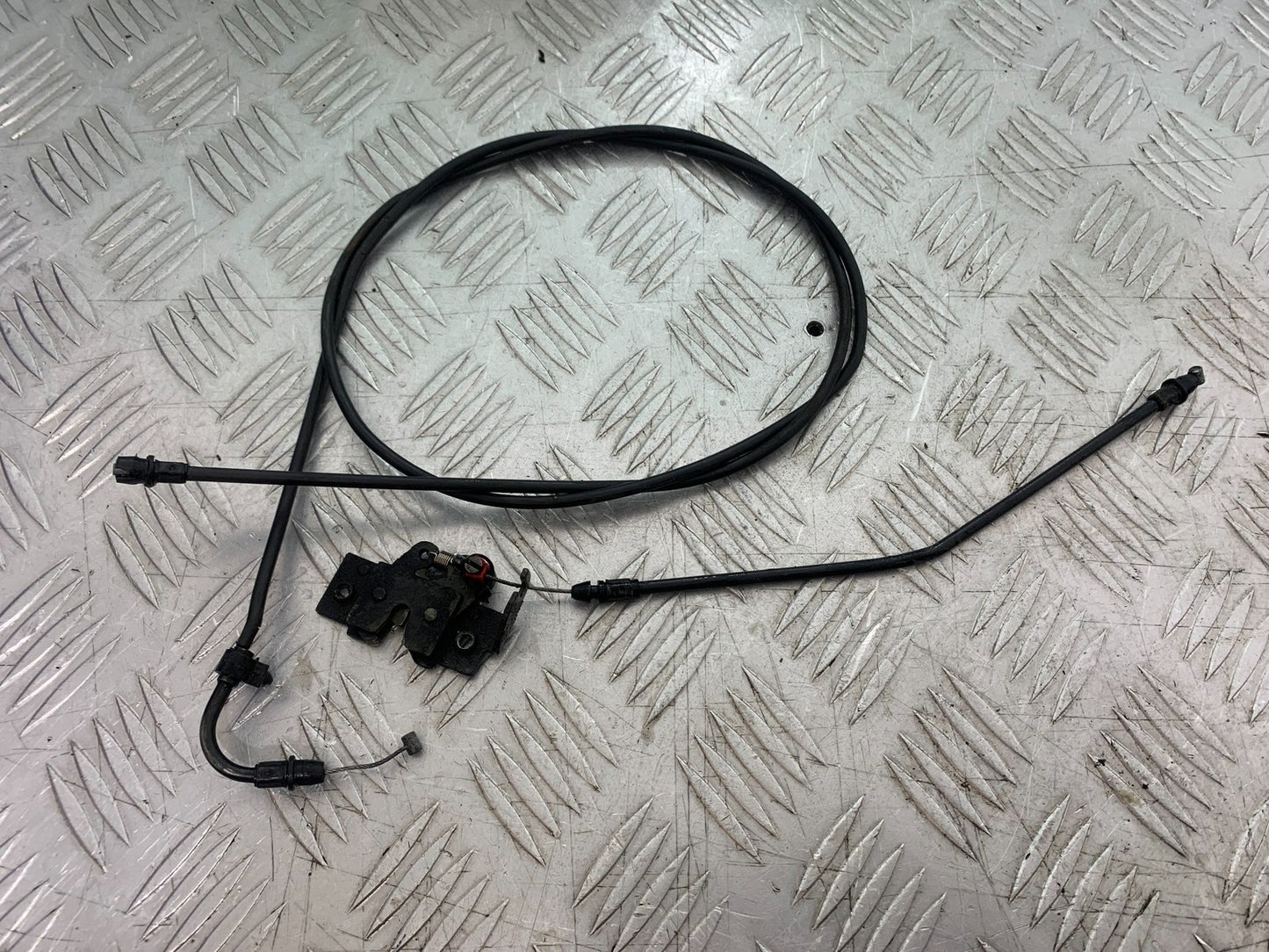 PIAGGIO VESPA GTS 125 CATCH AND CABLE  YEAR 2009-2014  (CMB1261)