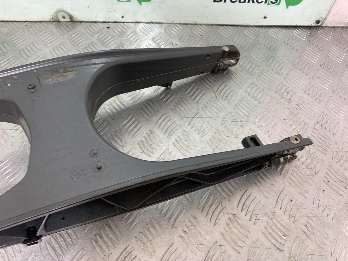 KTM 125 DUKE SWINGARM  YEAR 2018-2023 (CMB1185)