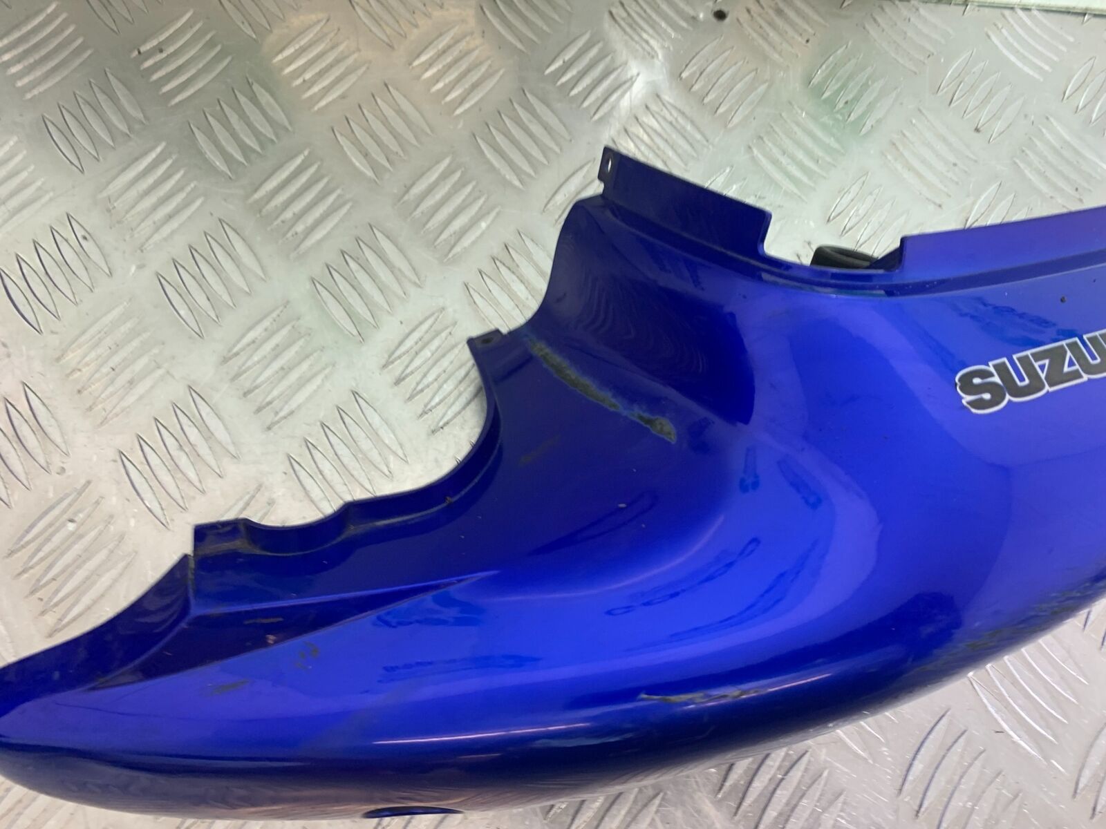 SUZUKI SV650 SV 650 mk1 LEFT SEAT PANEL   YEAR 1999-2002 (CMB1036)