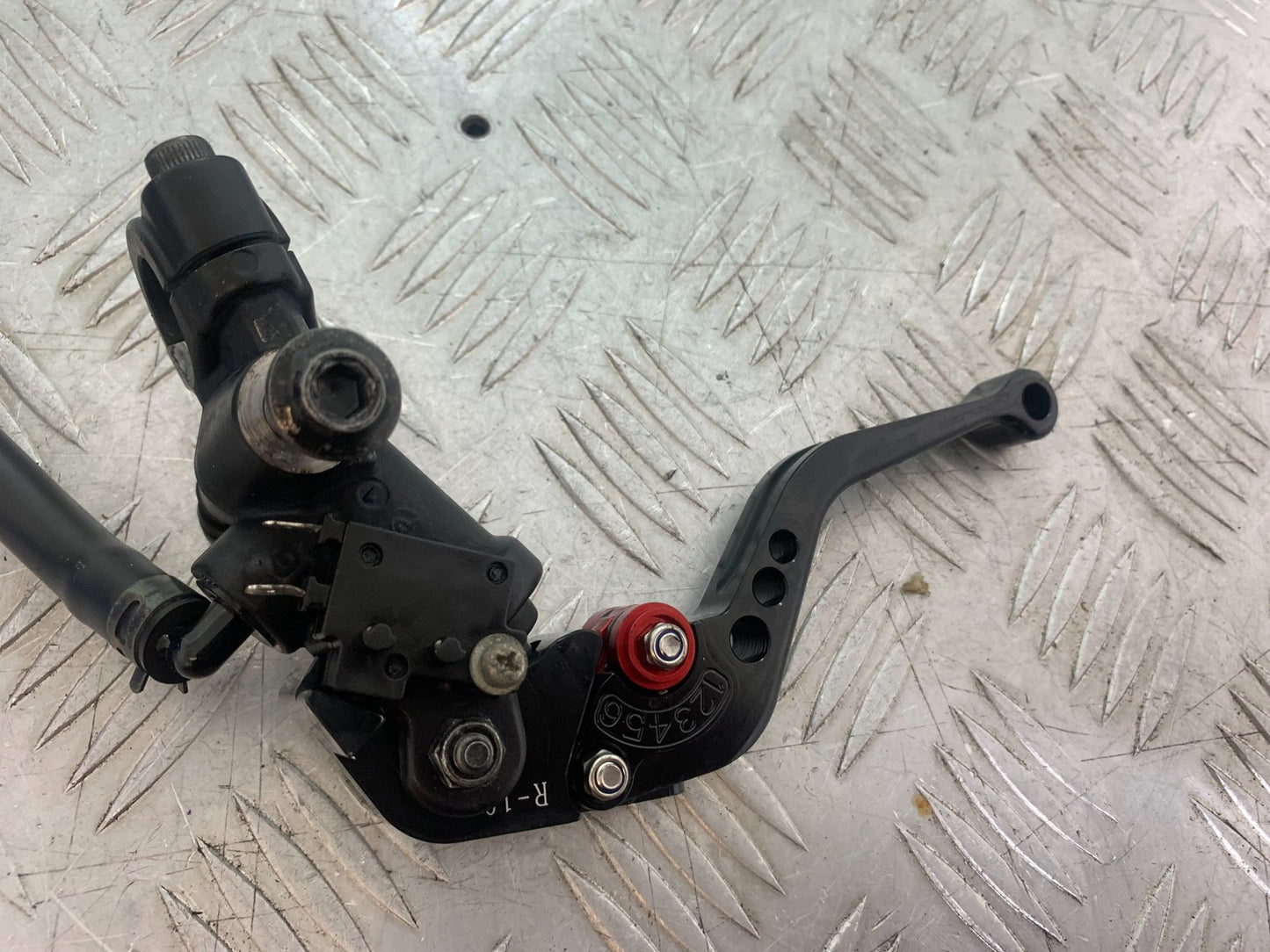 YAMAHA YZF R1 14 B BIG BANG FRONT BRAKE MASTER CYLINDER   2009-14 (CMB1175)