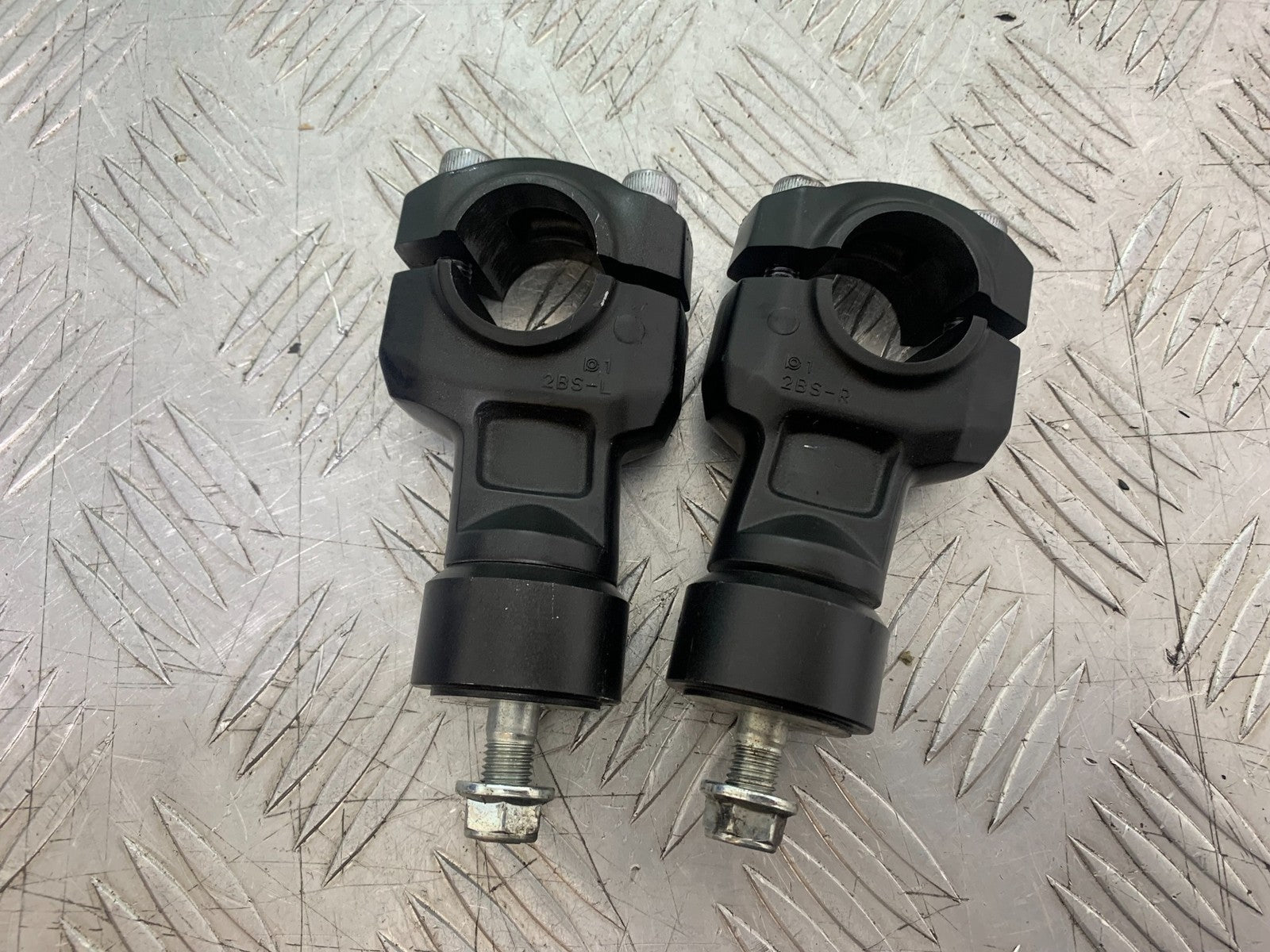 YAMAHA XSR900 XSR 900 HANDLEBAR RISERS  YEAR 2022-2024 (CMB1215)
