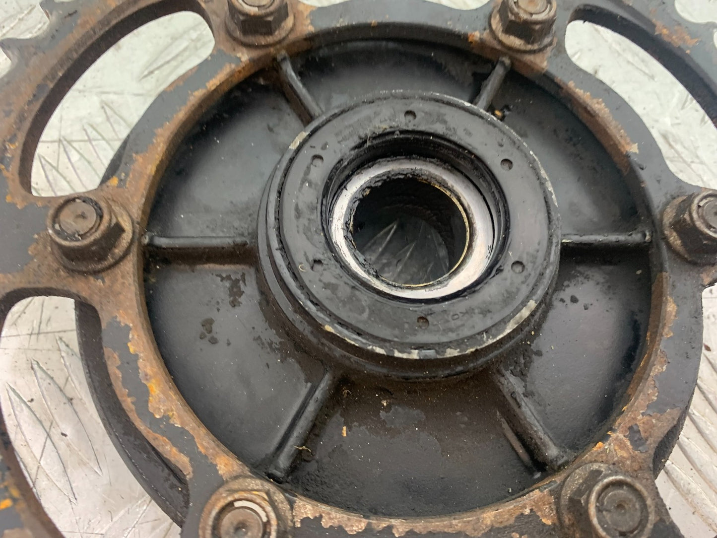 YAMAHA YZF1000 THUNDERACE SPROCKET CARRIER  YEAR 1997-2000 (CMB1204)