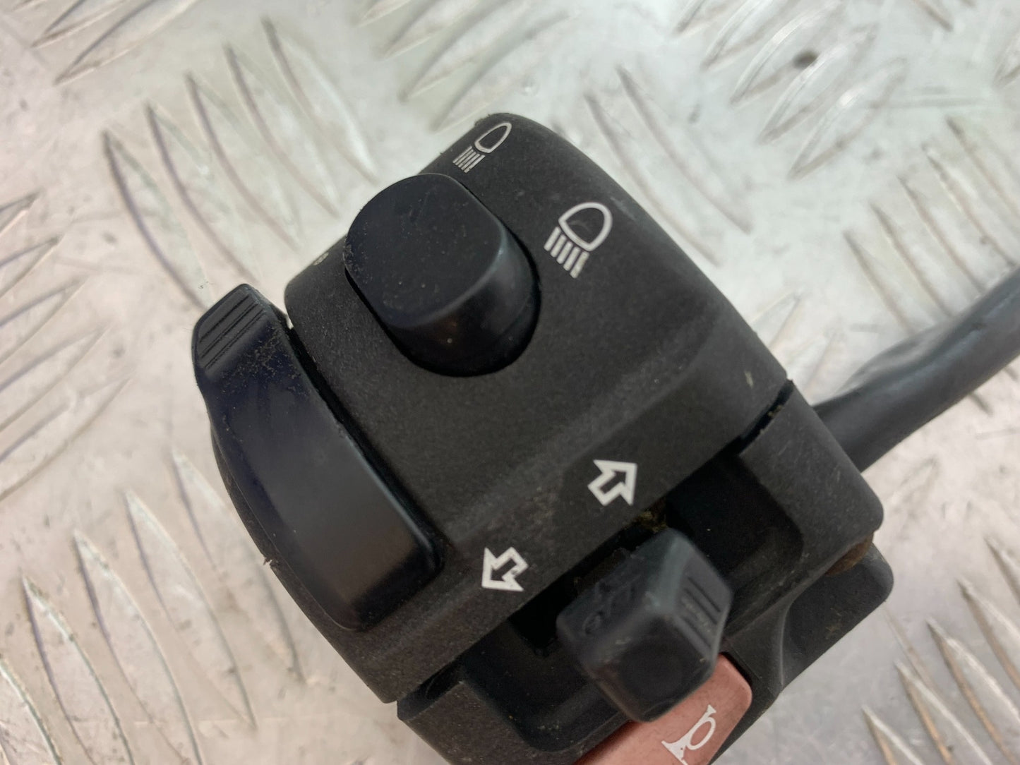 TRIUMPH T509 SPEED TRIPLE LEFT SWITCH GEAR YEAR 1997-1998 (CMB1144)