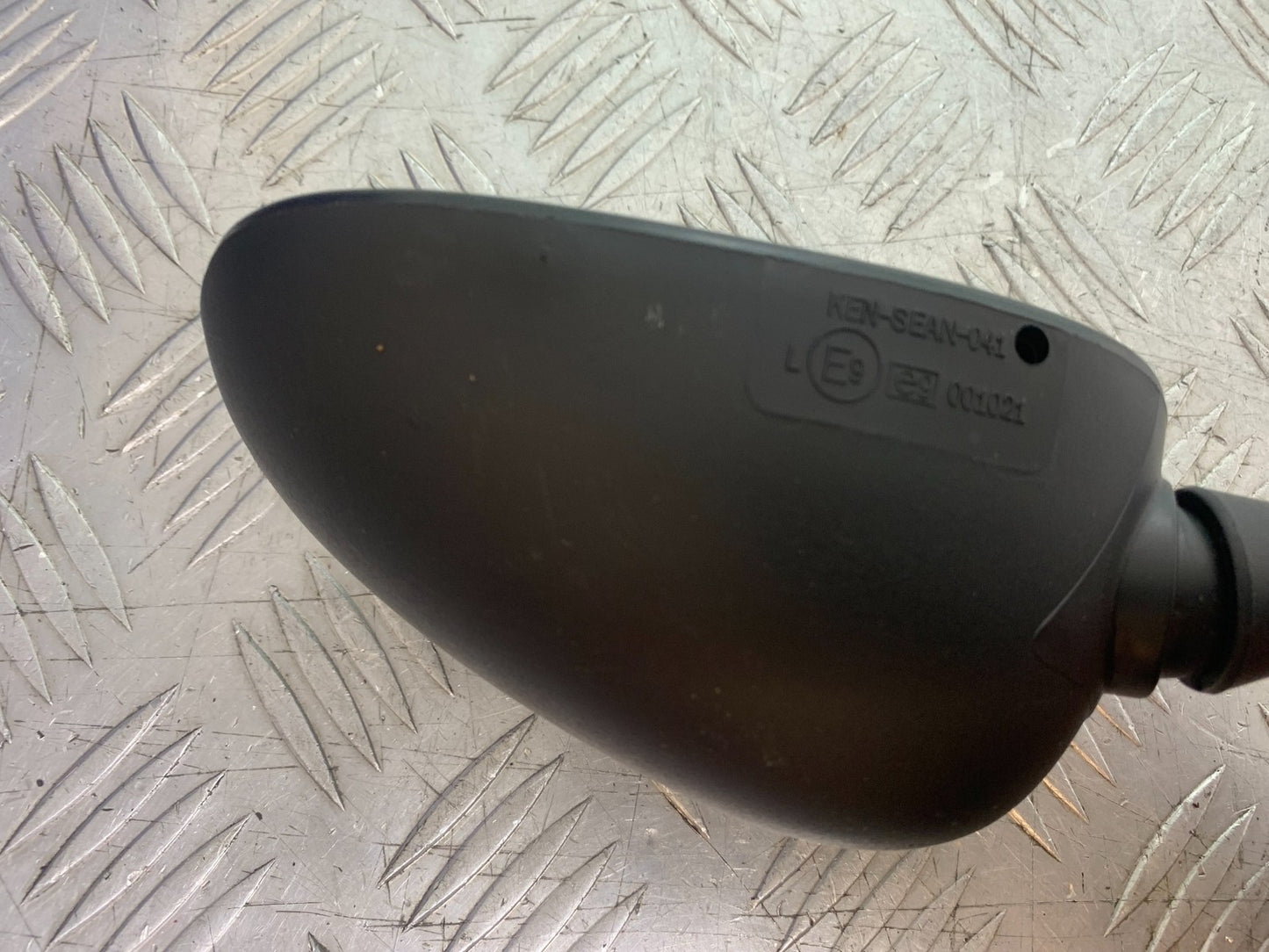 TRIUMPH 1050 SPEED TRIPLE LEFT MIRROR   YEAR 2005-2007 (CMB1322)