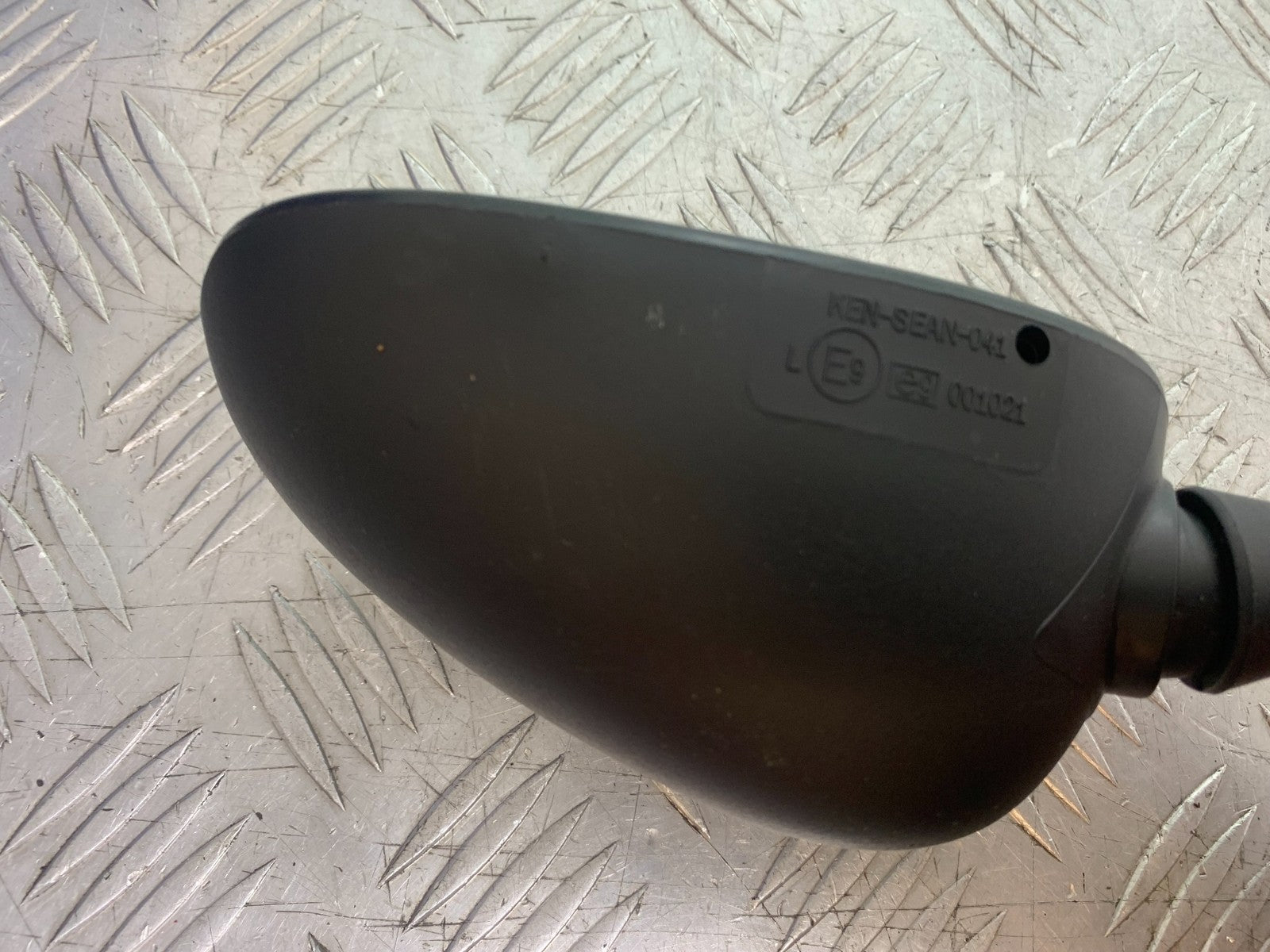 TRIUMPH 1050 SPEED TRIPLE LEFT MIRROR   YEAR 2005-2007 (CMB1322)