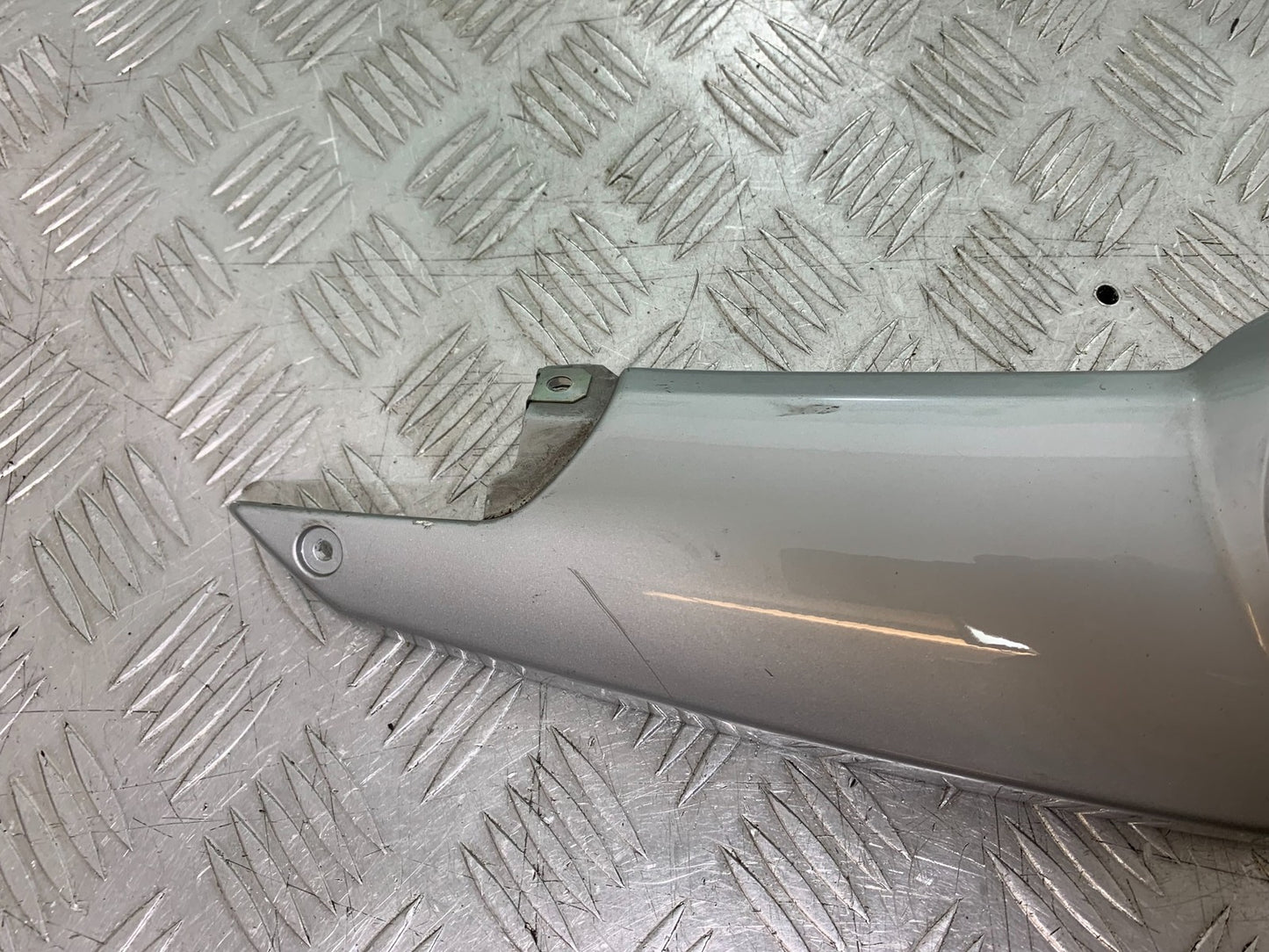BMW F800 GT RIGHT SEAT PANEL  YEAR 2013-2017 (CMB1248)