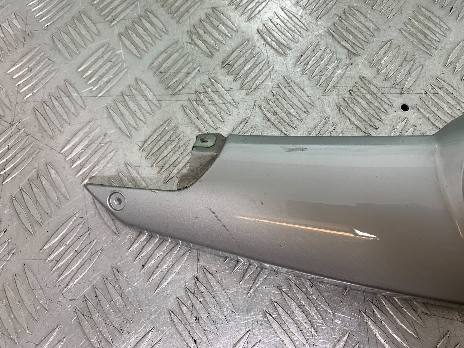 BMW F800 GT RIGHT SEAT PANEL  YEAR 2013-2017 (CMB1248)