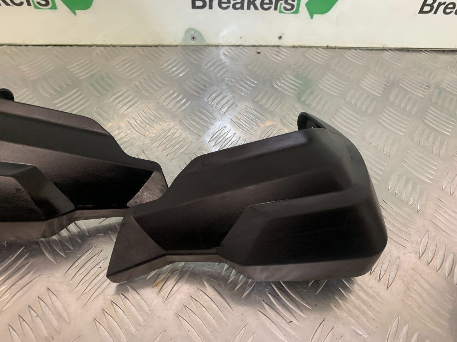 TRIUMPH TIGER 800 XCX HAND GUARDS YEAR 2015-2017  (STOCK 966)