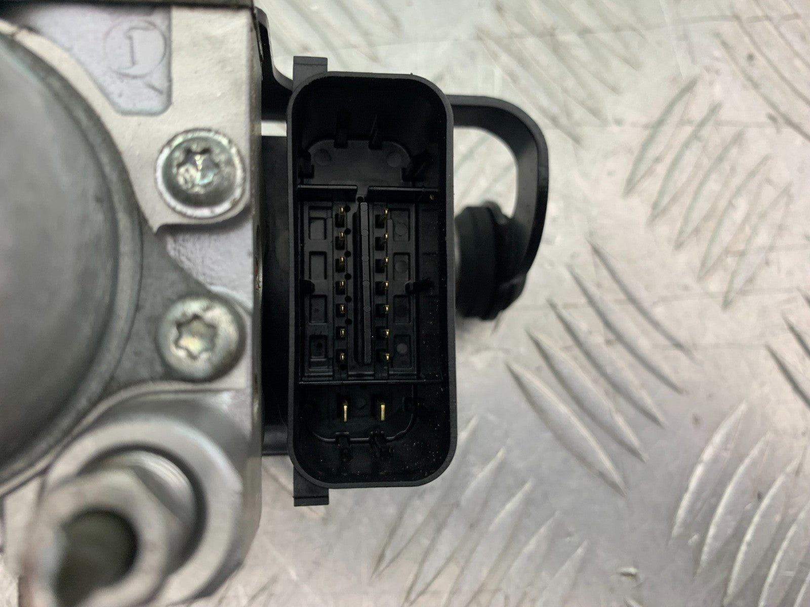 TRIUMPH 675 STREET TRIPLE RX ABS PUMP   2015- 2017 (CMB1299)