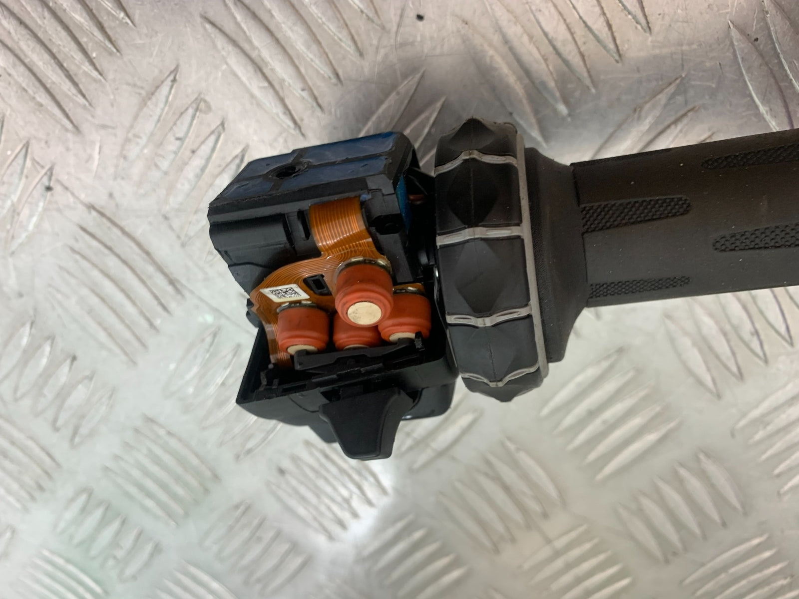 BMW M1000 R LEFT SWITCH GEAR  YEAR 2023-2024 (CMB1140)