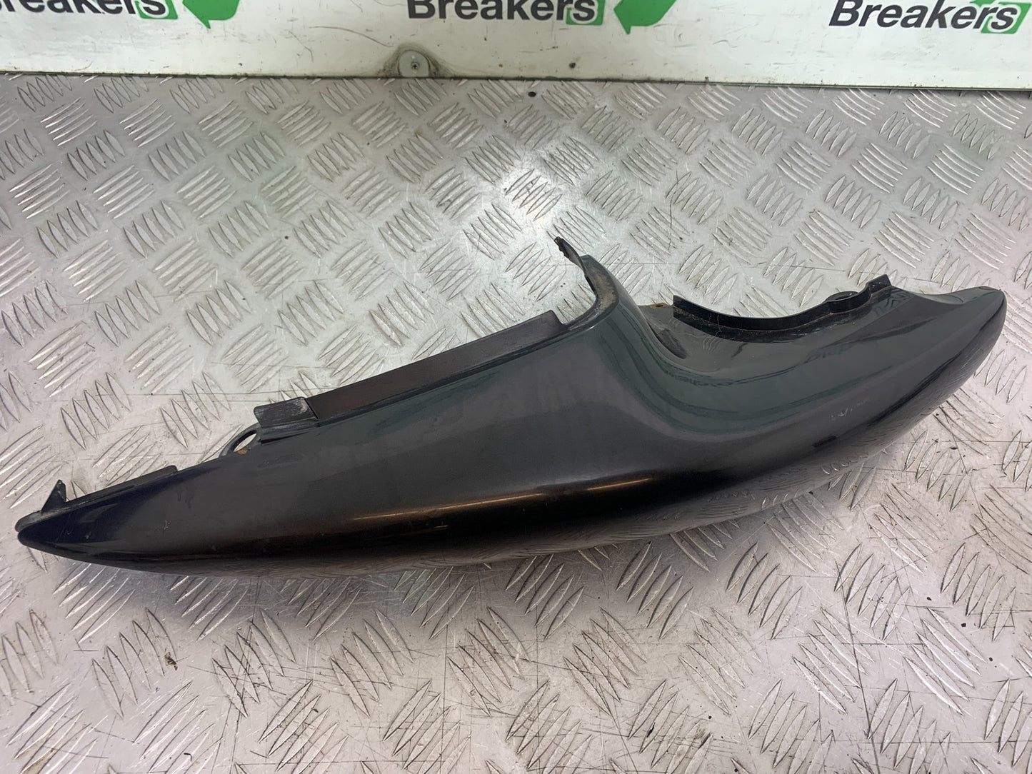 SUZUKI SV650 SV 650 mk1 RIGHT SEAT PANEL YEAR 1999-2002 (CMB1208)