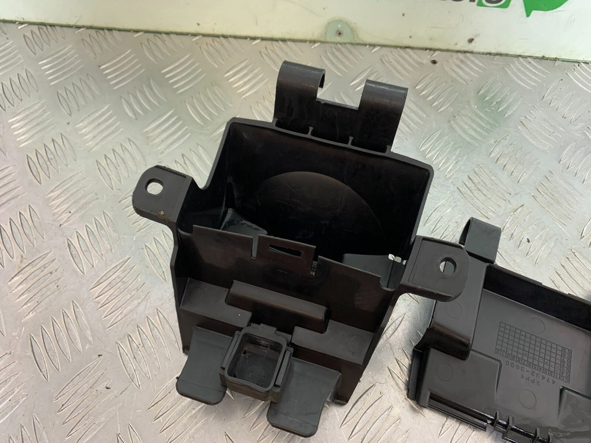 SUZUKI GSF650 GSF 650 TOOL BOX HOLDER  YEAR 2005-06  (CMB1028)