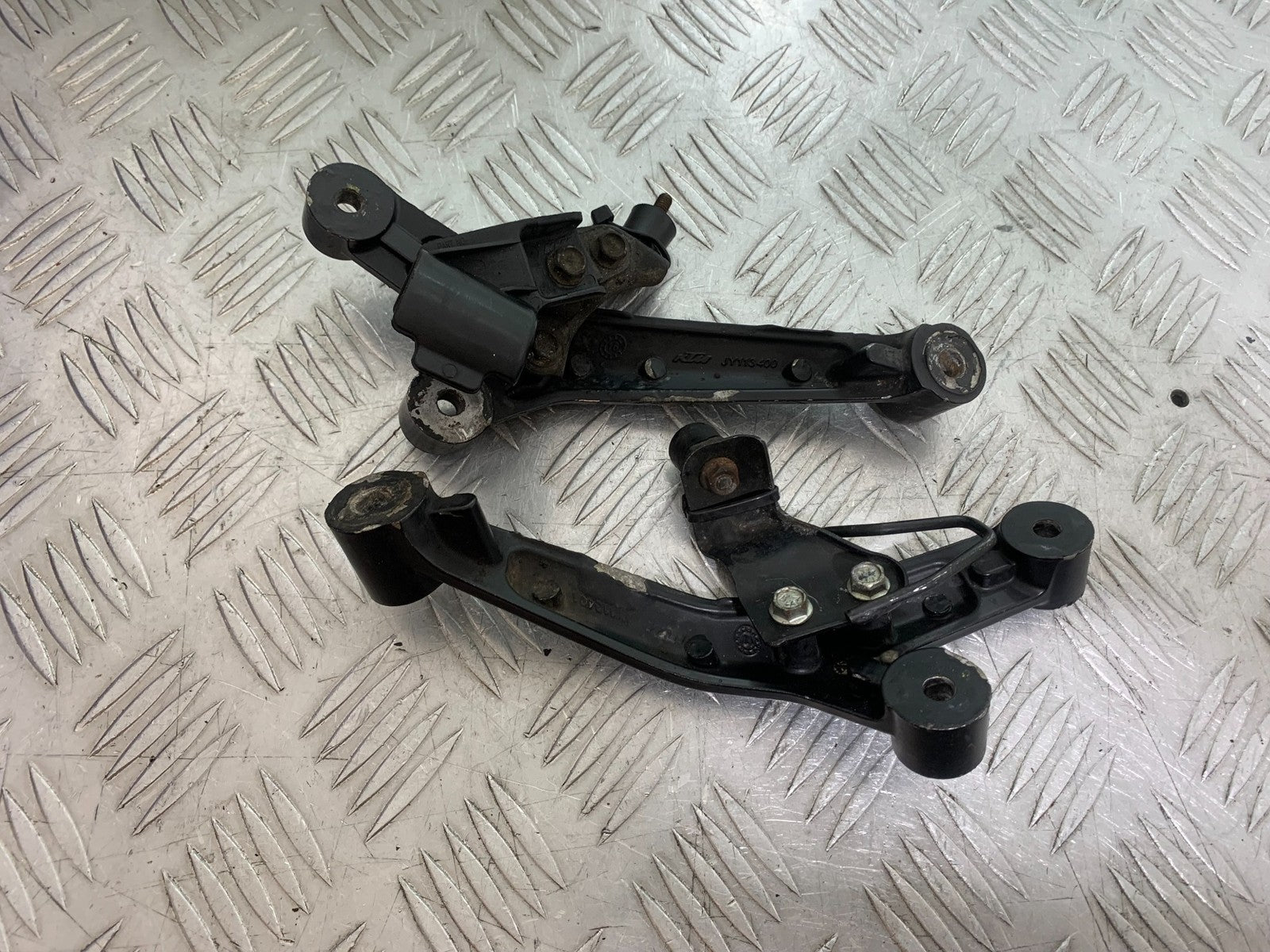 KTM DUKE 390 ENGINE BRACKETS  YEAR 2017- 2023 (CMB1314)