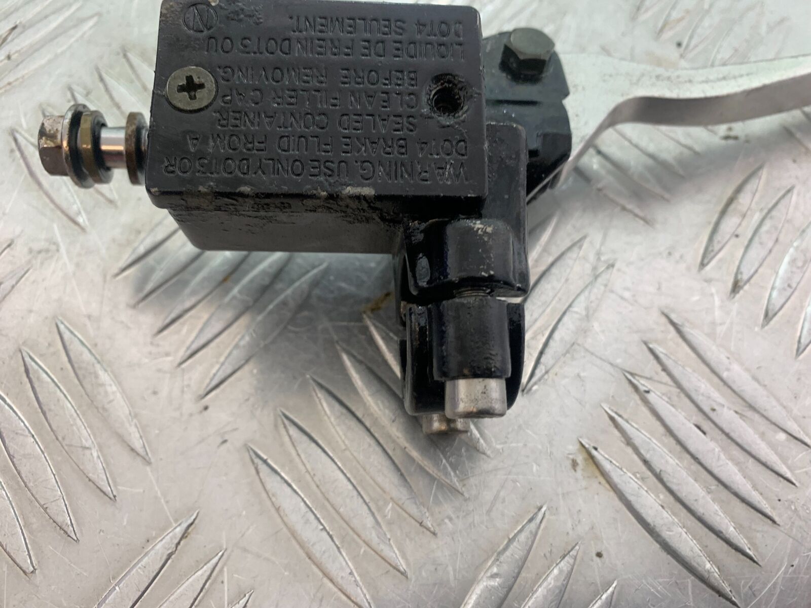 HONDA VFR400 VFR 400 NC21 FRONT BRAKE MASTER CYLINDER    YEAR 1986-87 (CMB1043)