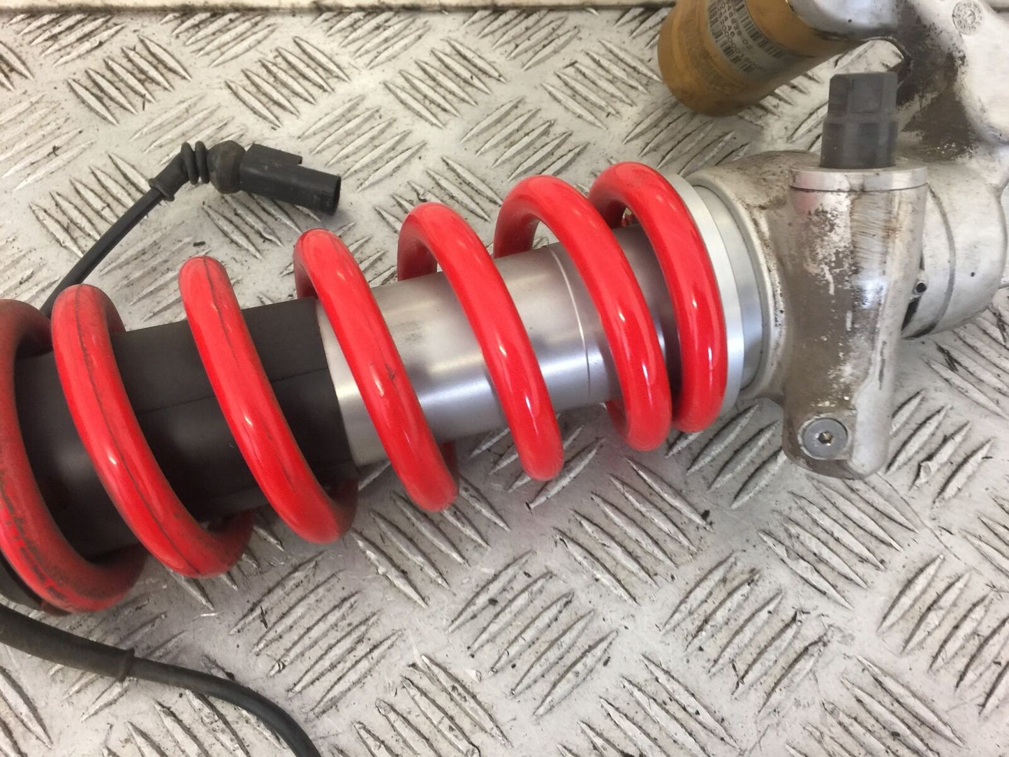 BMW S1000 RR REAR SHOCK  YEAR 2015 STOCK (476)