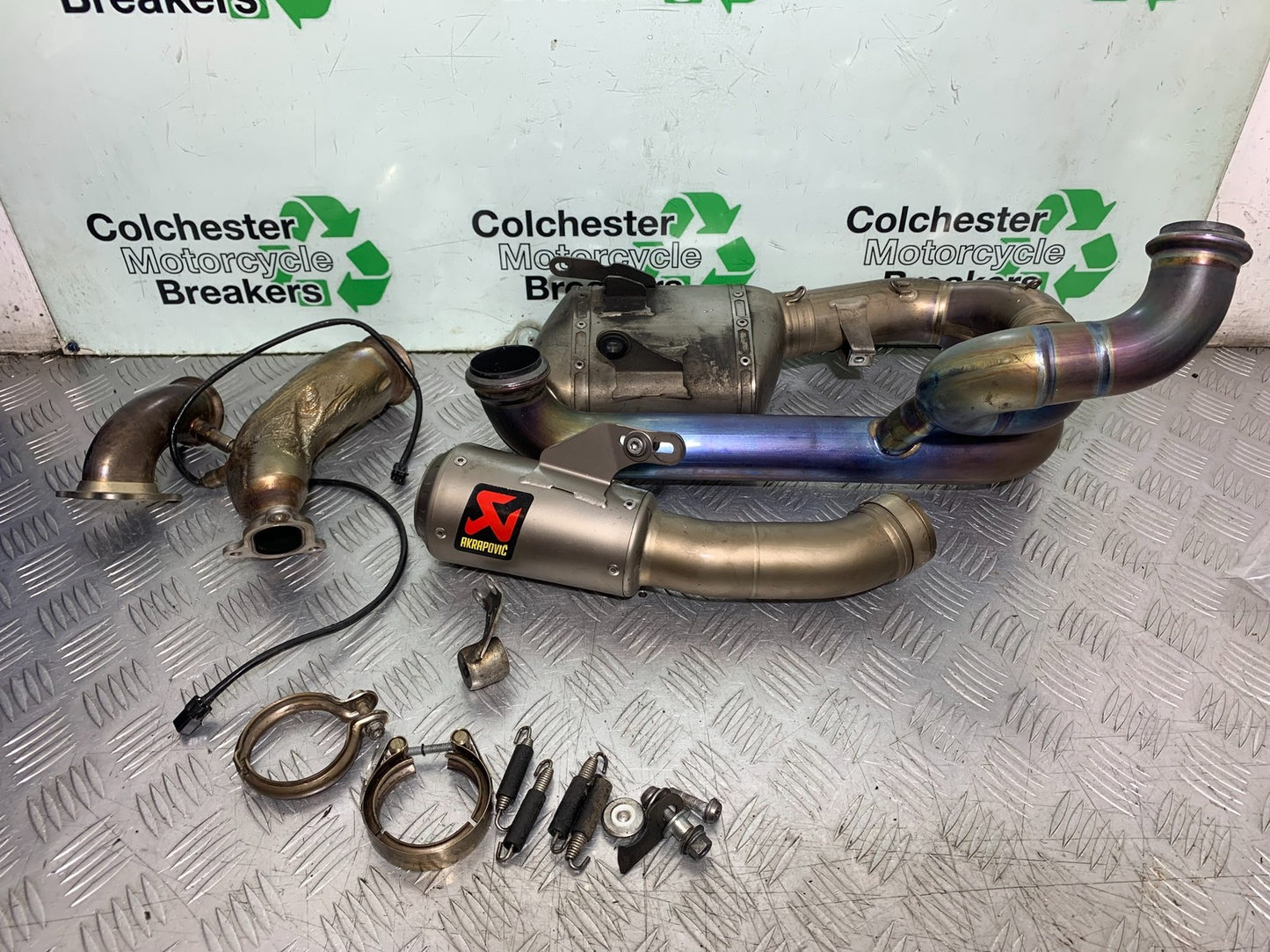 KTM 1290 SUPER DUKE R AKRAPOVIC EXHAUST SYSTEM  YEAR 2020-2024 (CMB1272)