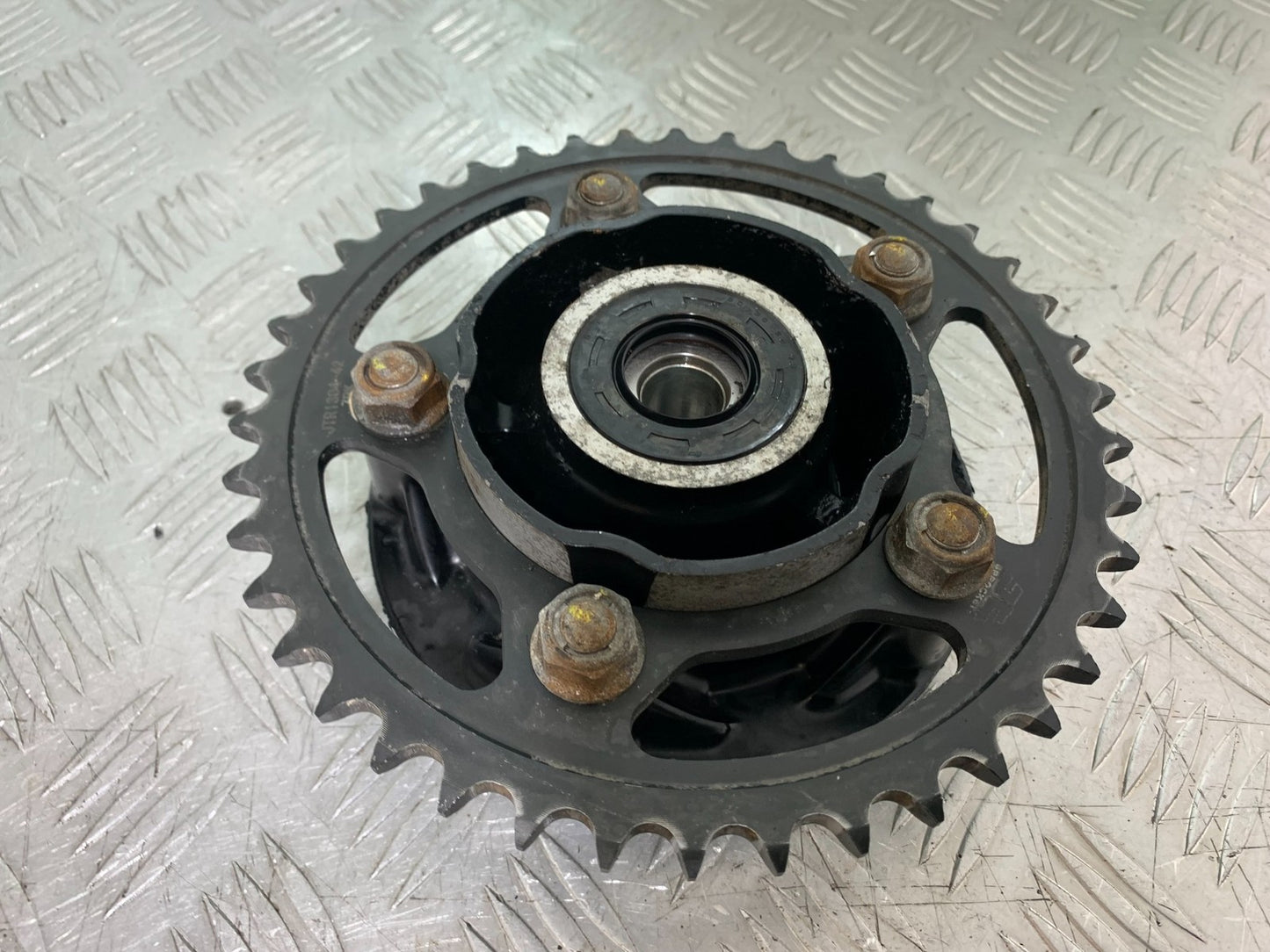 HONDA CBF600 CBF 600 SPROCKET CARRIER  YEAR 2004 -07 (CMB1247)