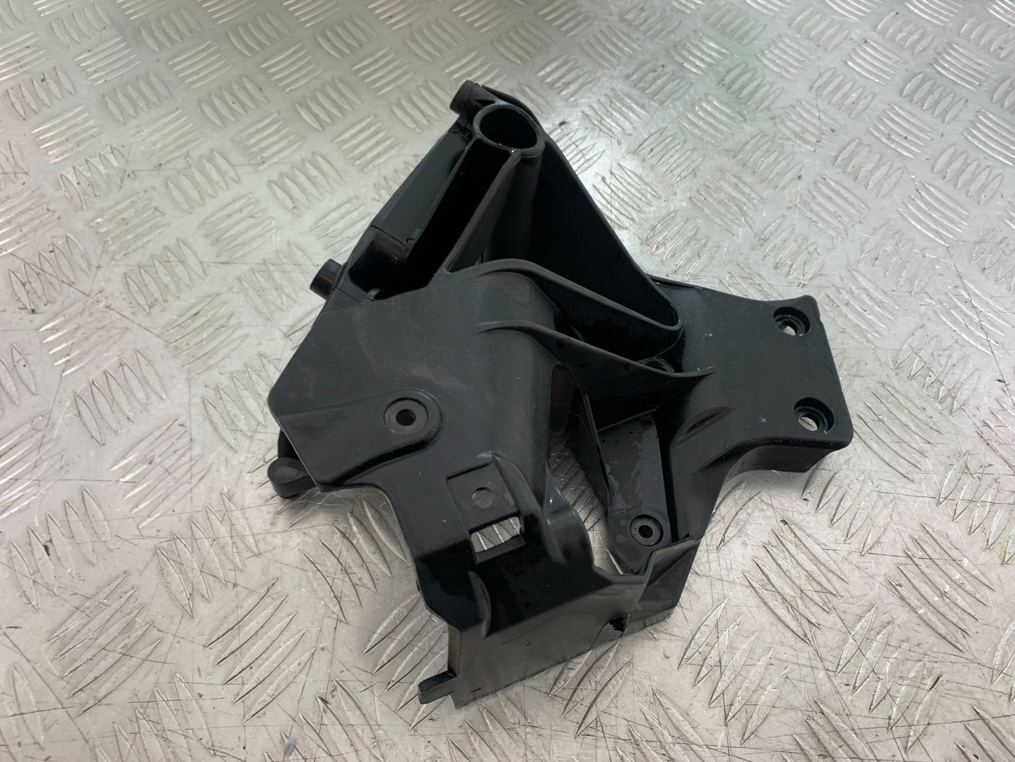 KTM RC125 RC 125 LEFT FAIRING BRACKET  YEAR 2017-2022 (CMB 1244)