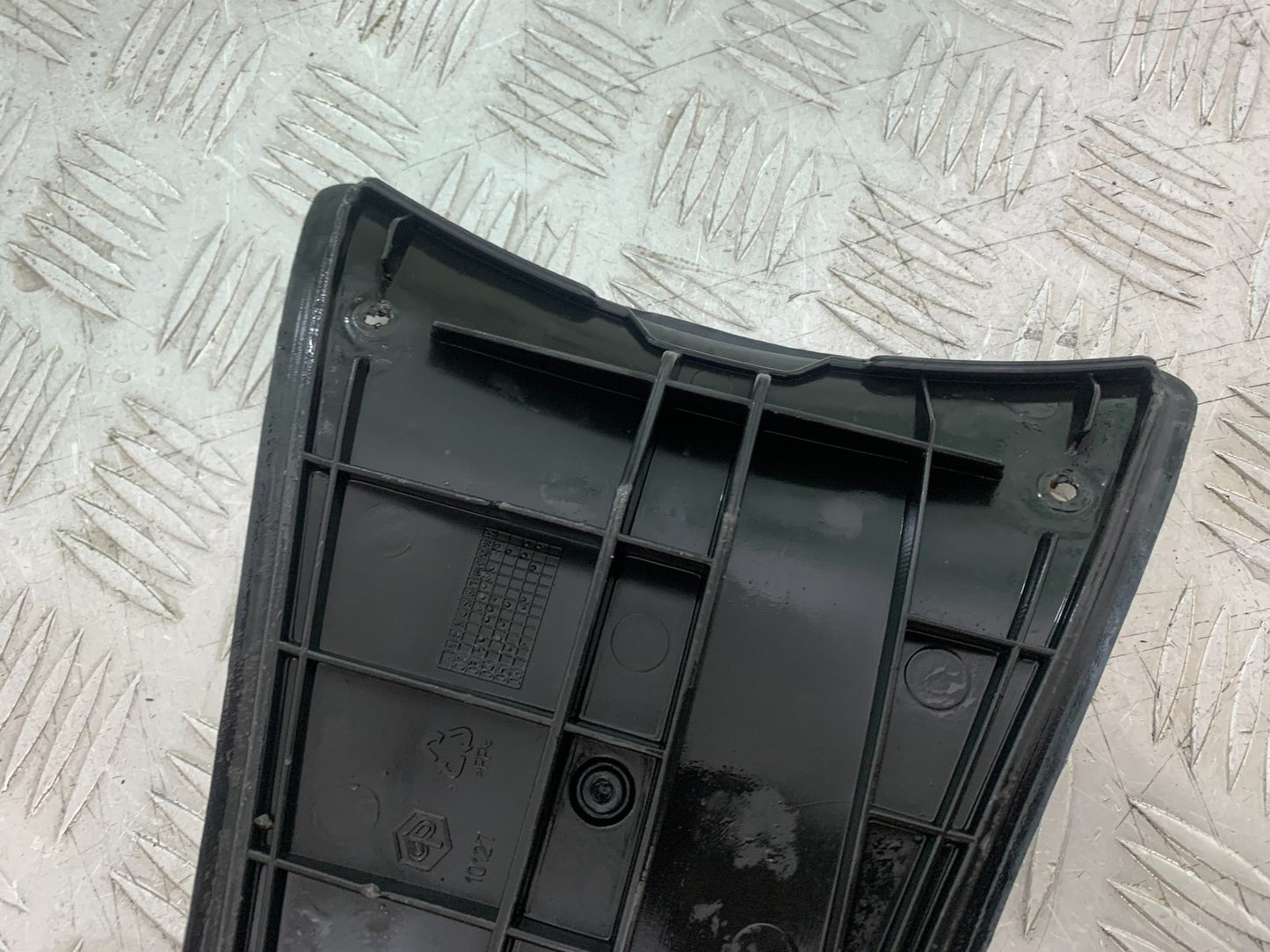 PIAGGIO VESPA GTS 125 INFILL PANEL  YEAR 2009-14 (CMB1261)