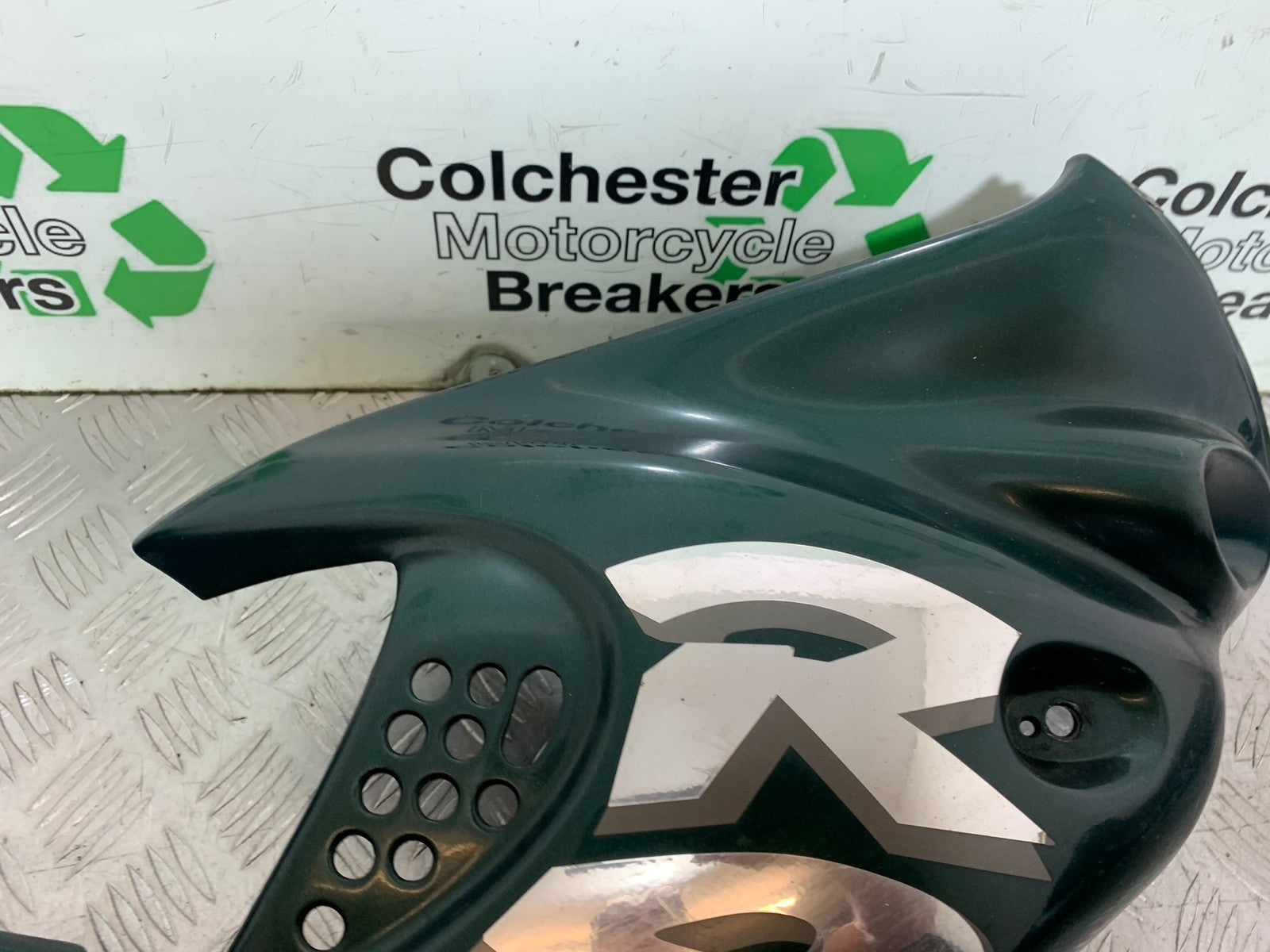 TRIUMPH 955I SPRINT RS RIGHT FAIRING  YEAR 1999-03 (CMB1313)