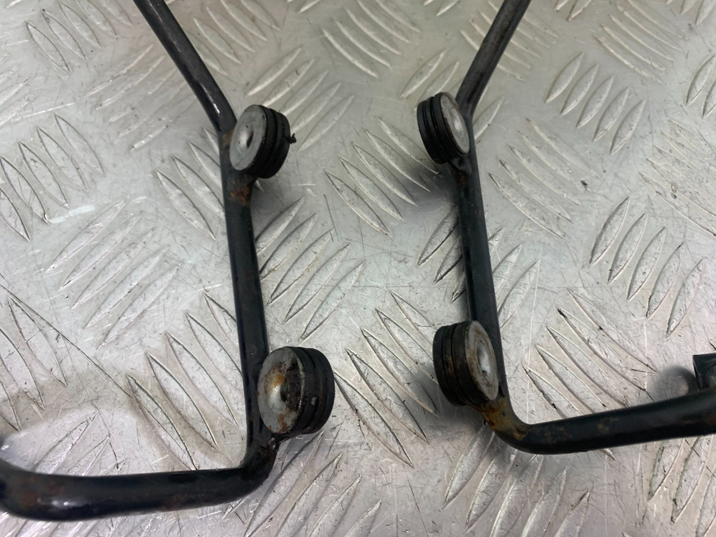 BMW R850 R R850R OIL COOLER BRACKETS  YEAR 1994-2002 (CMB1170)